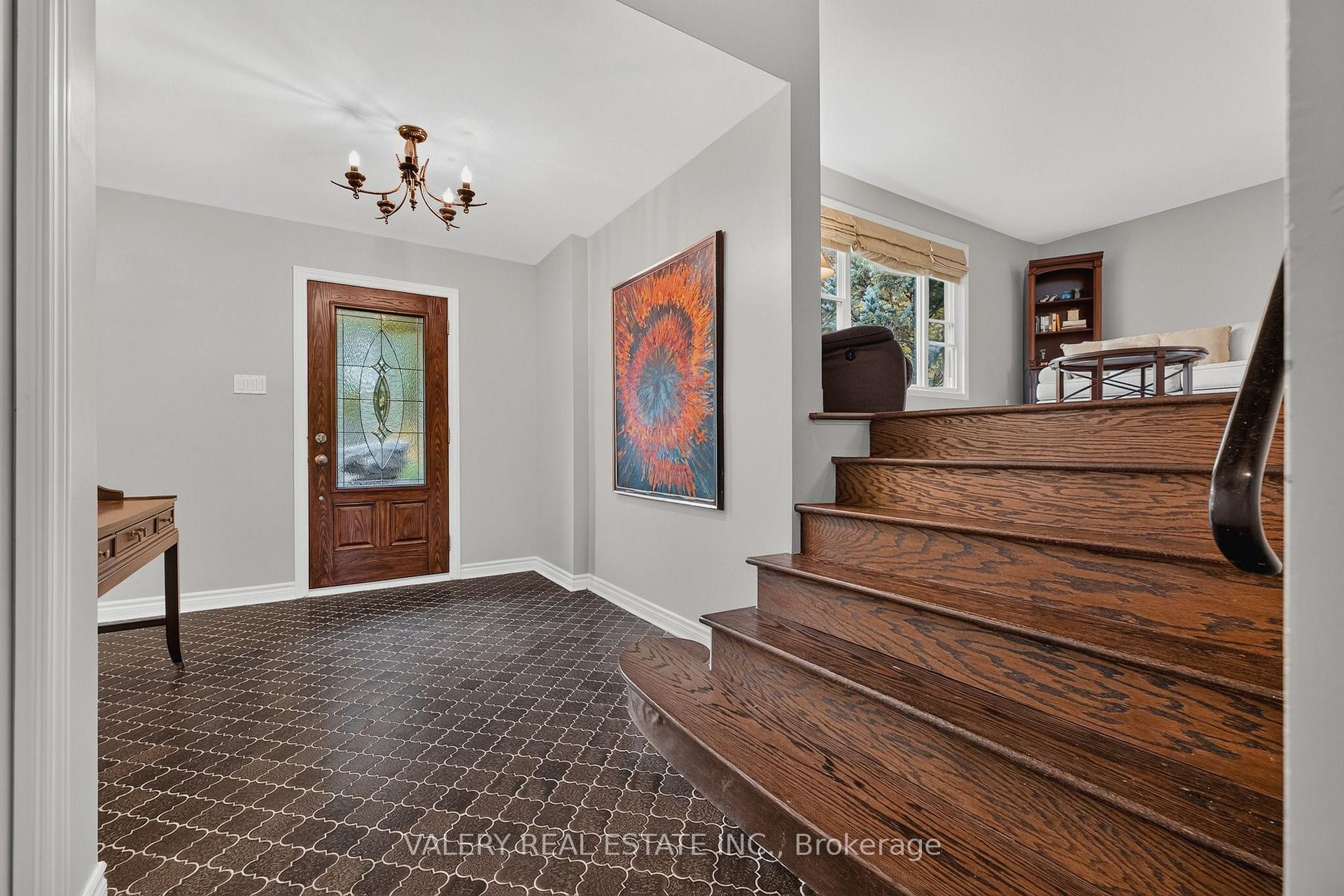 Photo 2 of 325 Coleridge Drive, Waterloo, Beechwood — HOMEH
