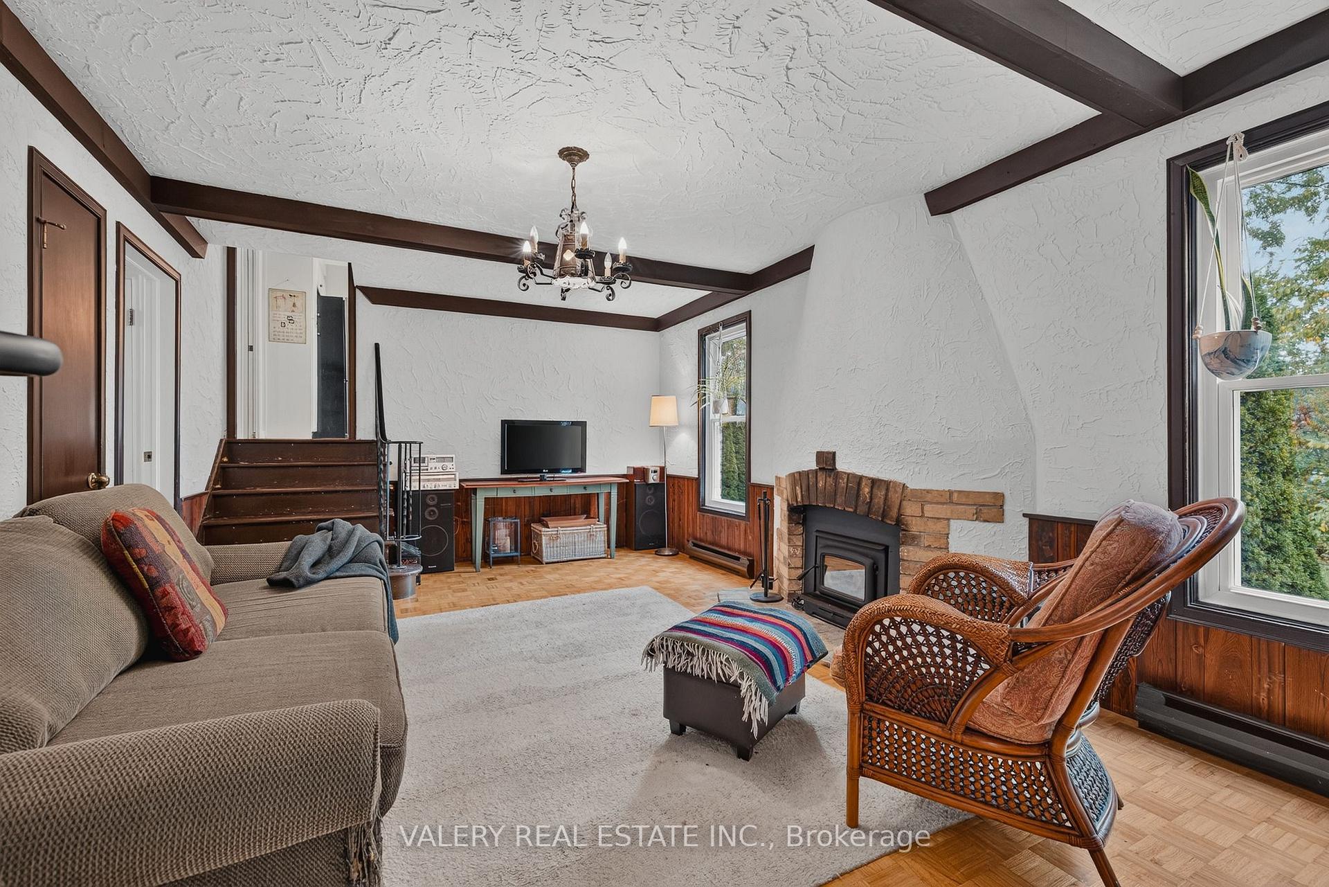 Photo 6 of 325 Coleridge Drive, Waterloo, Beechwood — HOMEH