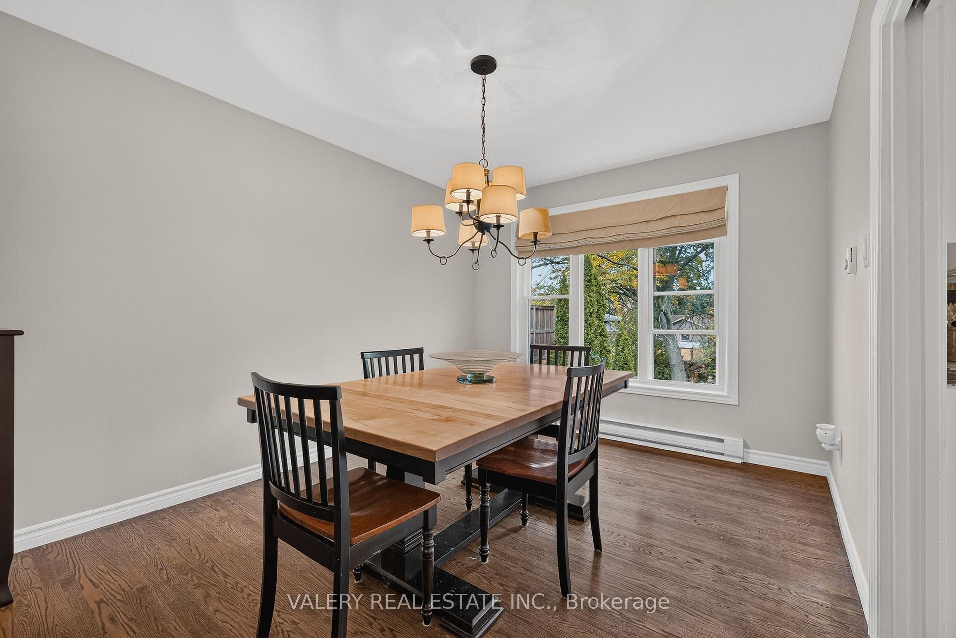 Photo 12 of 325 Coleridge Drive, Waterloo, Beechwood — HOMEH