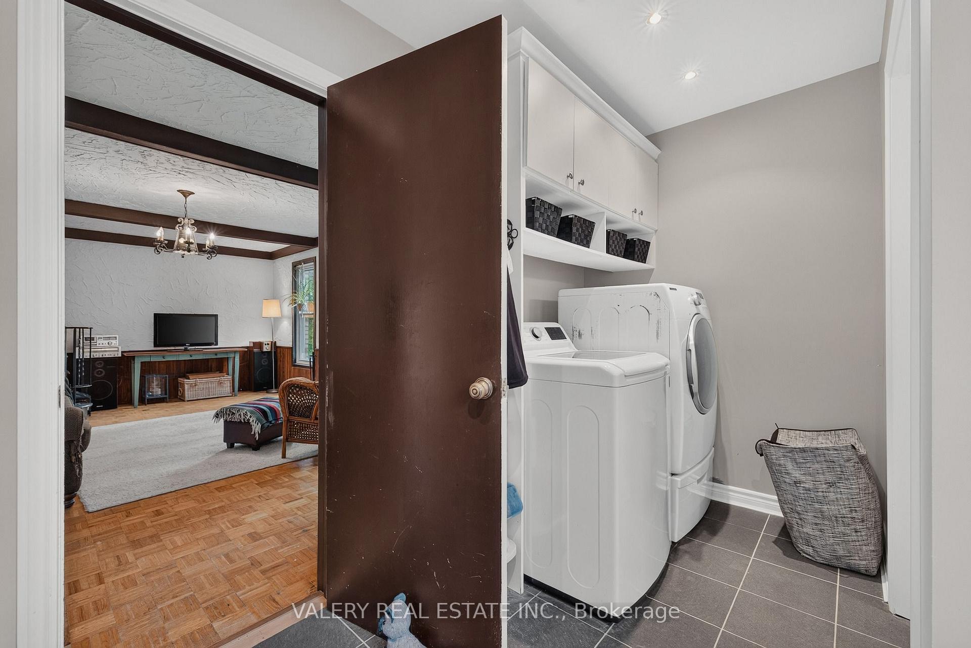 Photo 14 of 325 Coleridge Drive, Waterloo, Beechwood — HOMEH