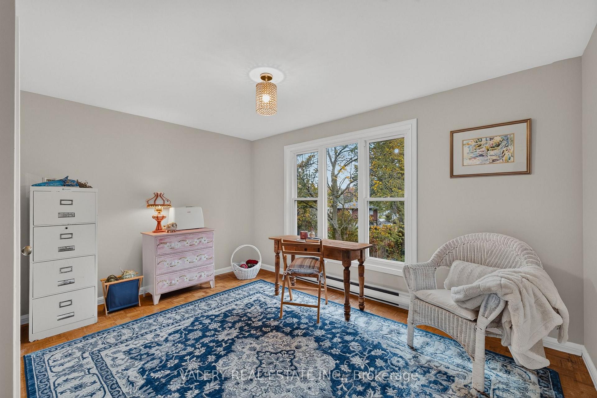 Photo 18 of 325 Coleridge Drive, Waterloo, Beechwood — HOMEH