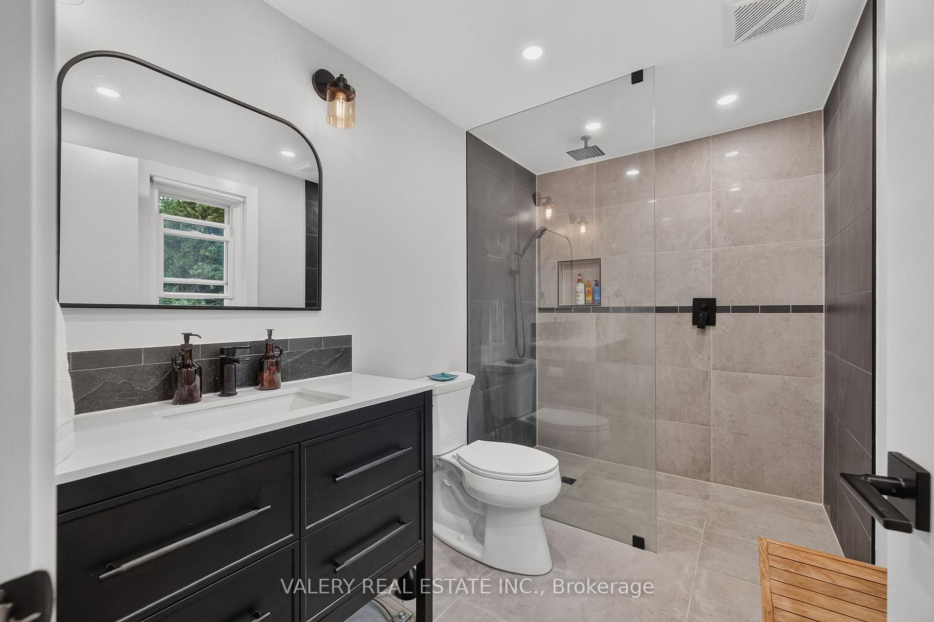 Photo 21 of 325 Coleridge Drive, Waterloo, Beechwood — HOMEH