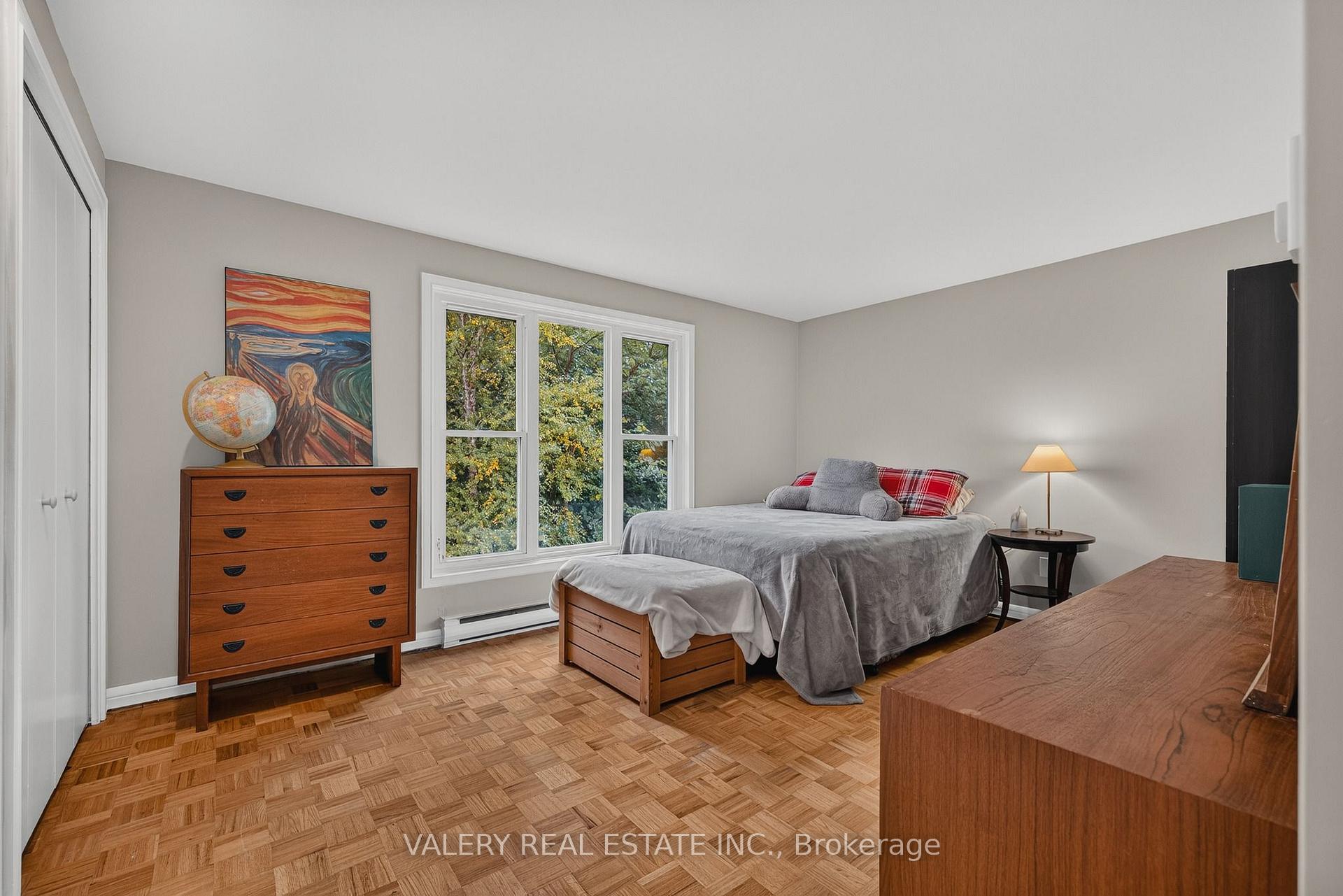 Photo 23 of 325 Coleridge Drive, Waterloo, Beechwood — HOMEH