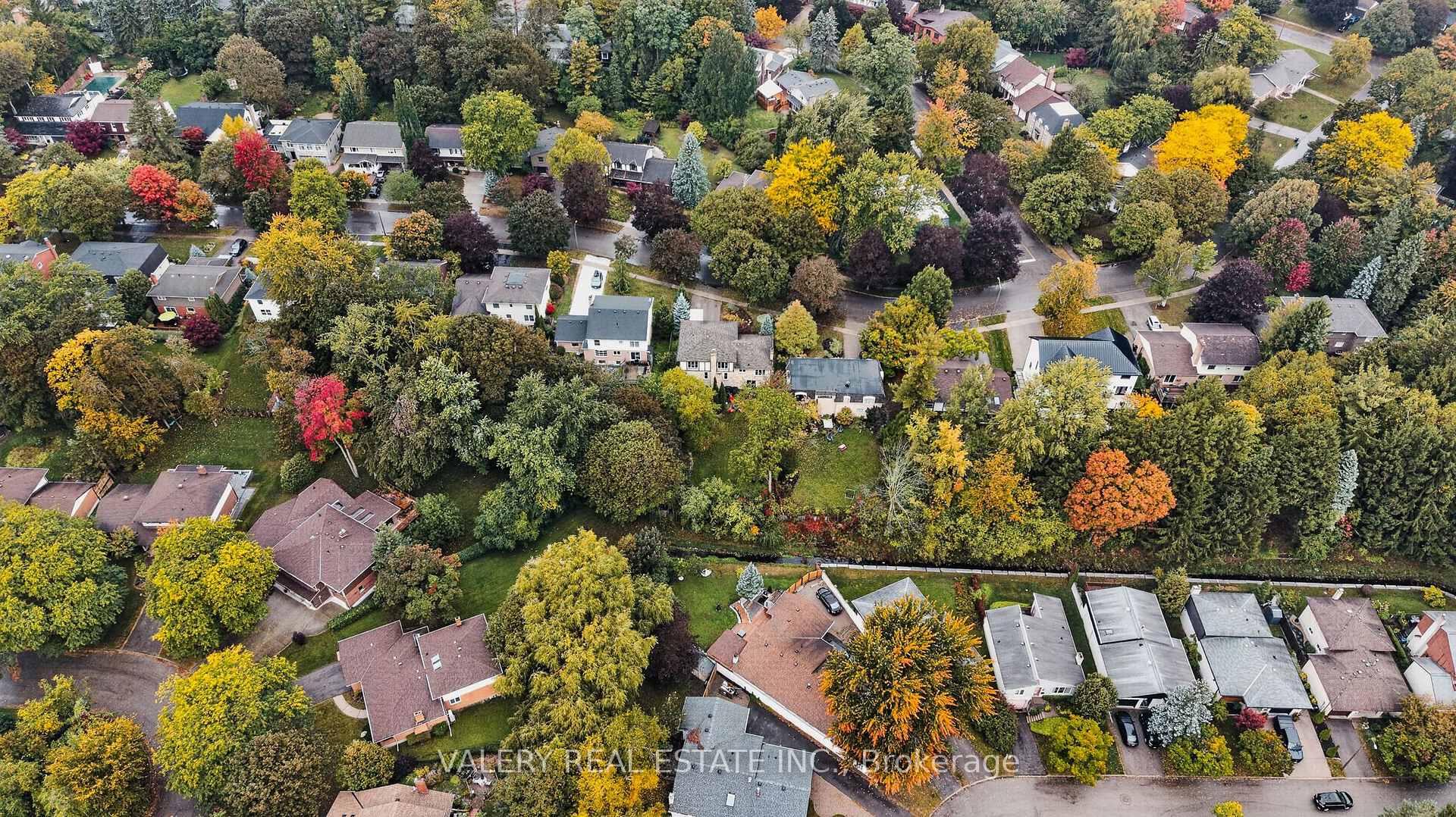 Photo 37 of 325 Coleridge Drive, Waterloo, Beechwood — HOMEH