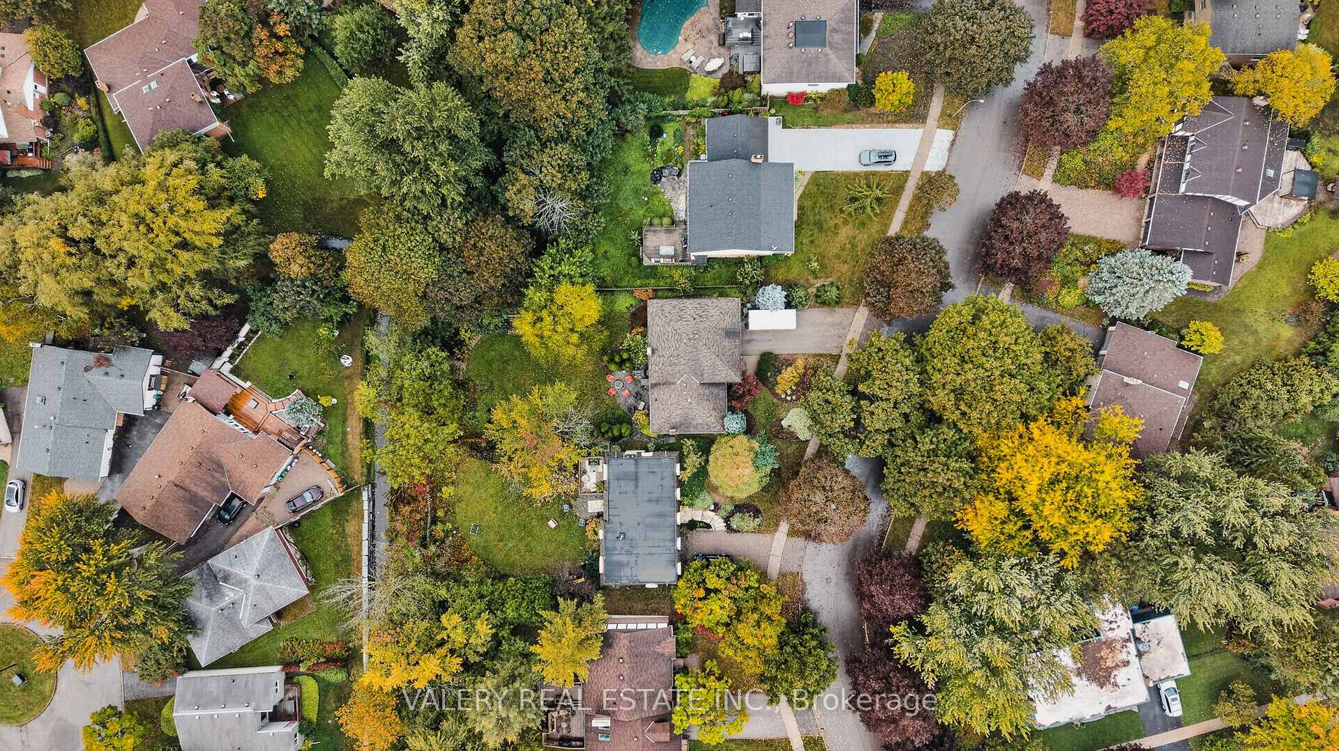 Photo 38 of 325 Coleridge Drive, Waterloo, Beechwood — HOMEH