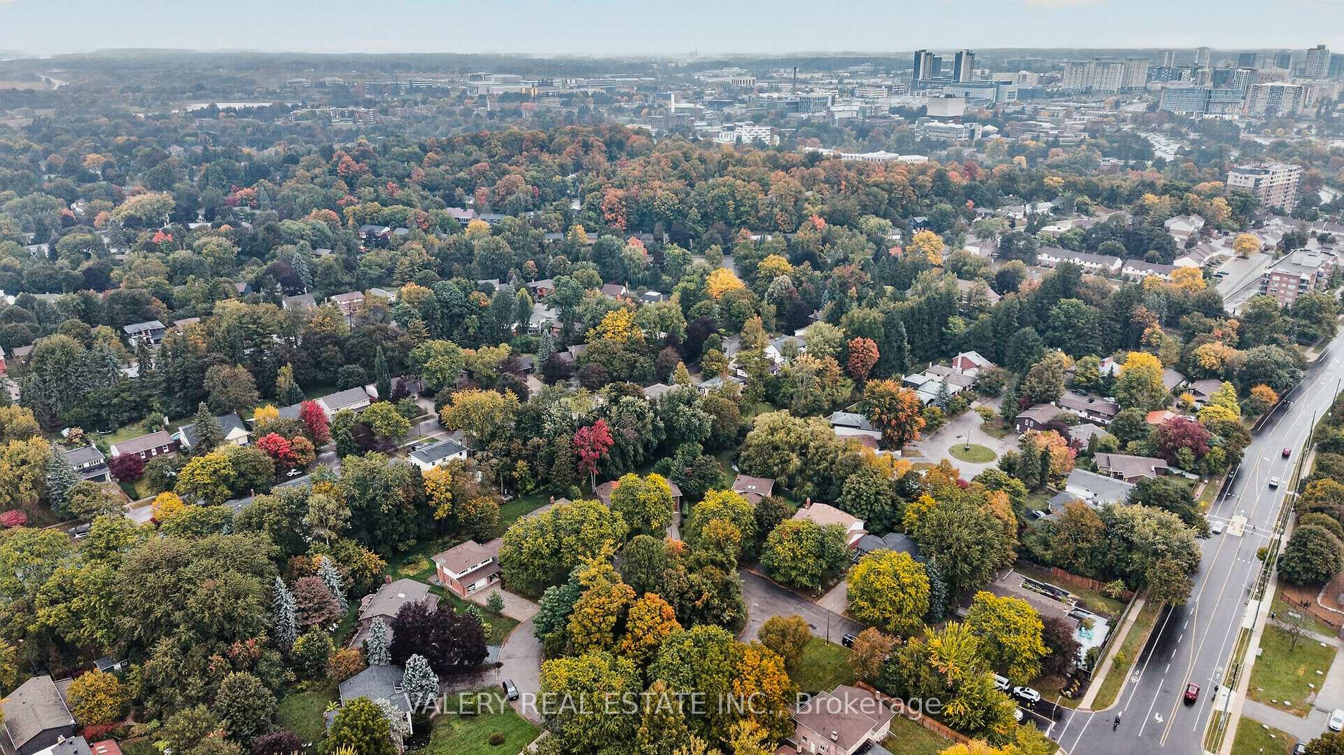 Photo 41 of 325 Coleridge Drive, Waterloo, Beechwood — HOMEH