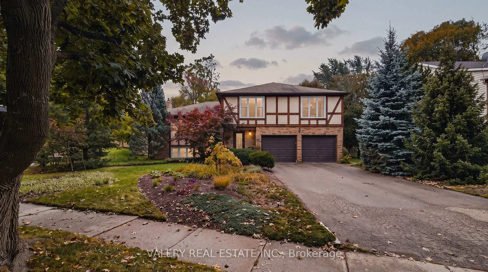 Photo 46 of 325 Coleridge Drive, Waterloo, Beechwood — HOMEH