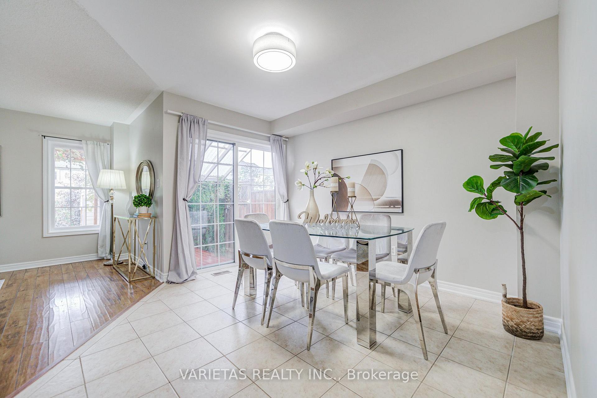 Photo 8 of 17 Barchester Crescent, Whitby, Brooklin — HOMEH