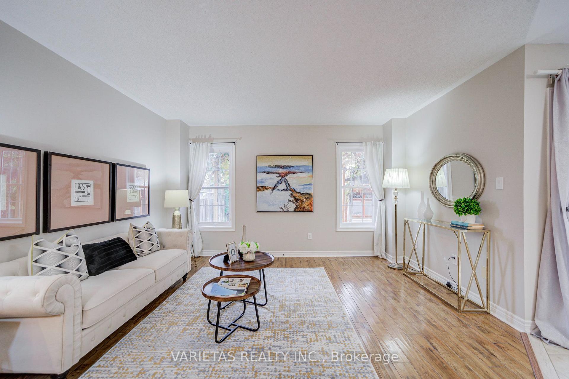 Photo 18 of 17 Barchester Crescent, Whitby, Brooklin — HOMEH