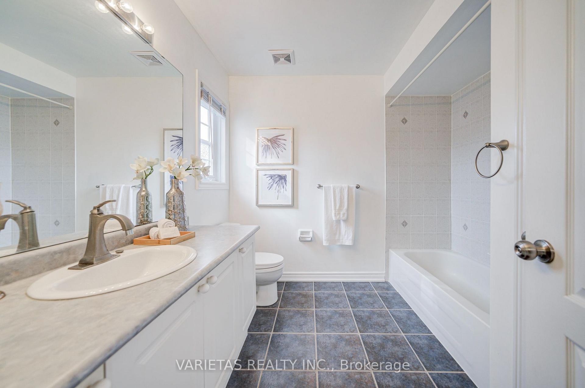 Photo 30 of 17 Barchester Crescent, Whitby, Brooklin — HOMEH