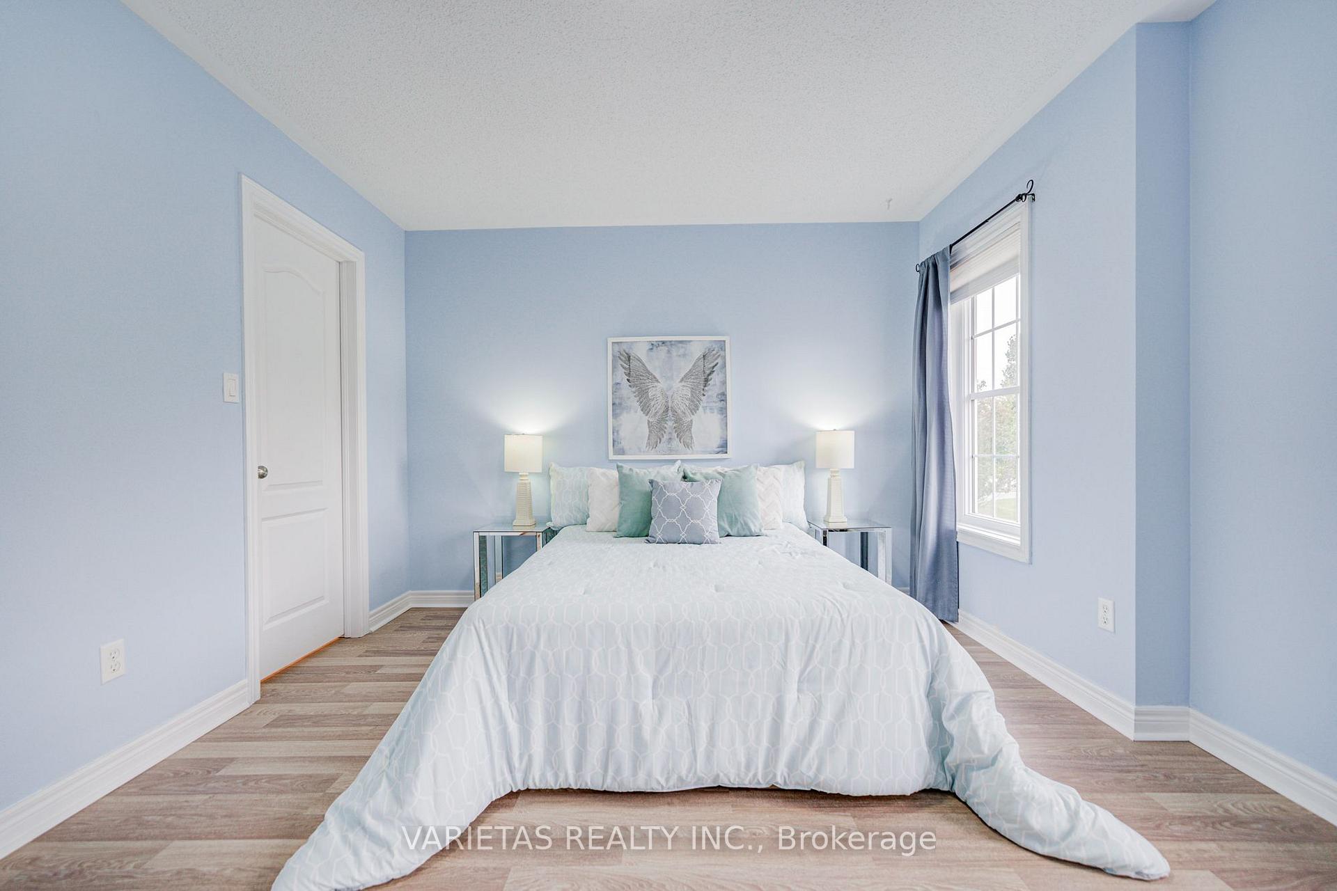 Photo 37 of 17 Barchester Crescent, Whitby, Brooklin — HOMEH