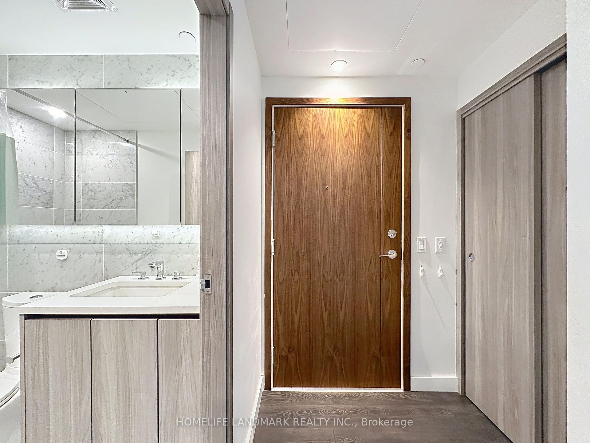Photo 8 of Unit 801, 95 Mcmahon Drive, North York, Bayview Village — HOMEH