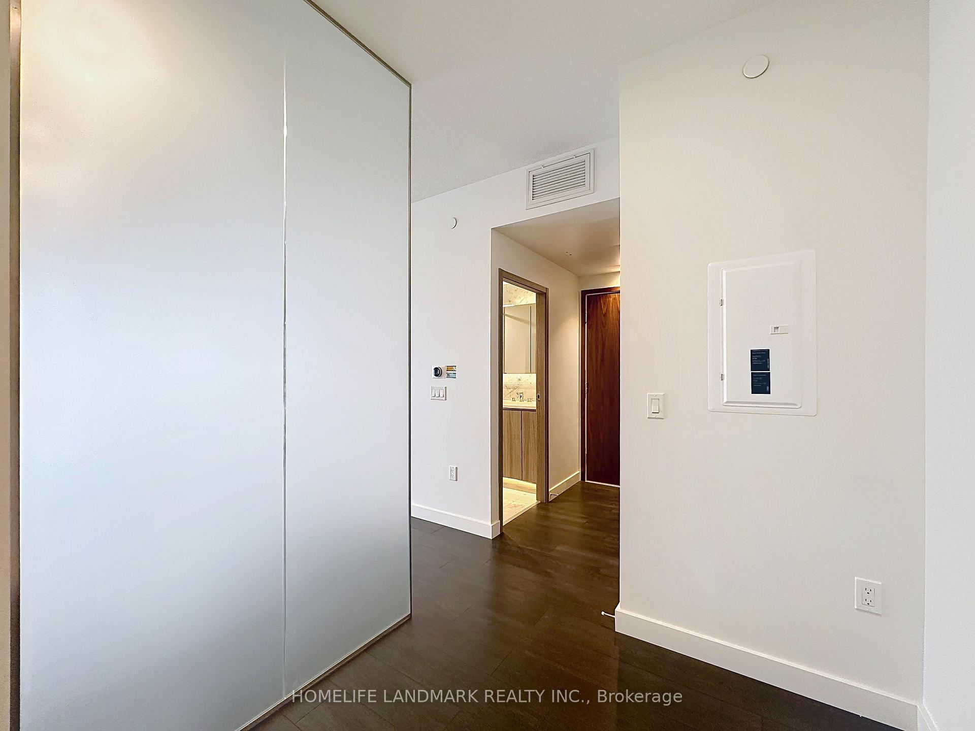 Photo 9 of Unit 801, 95 Mcmahon Drive, North York, Bayview Village — HOMEH