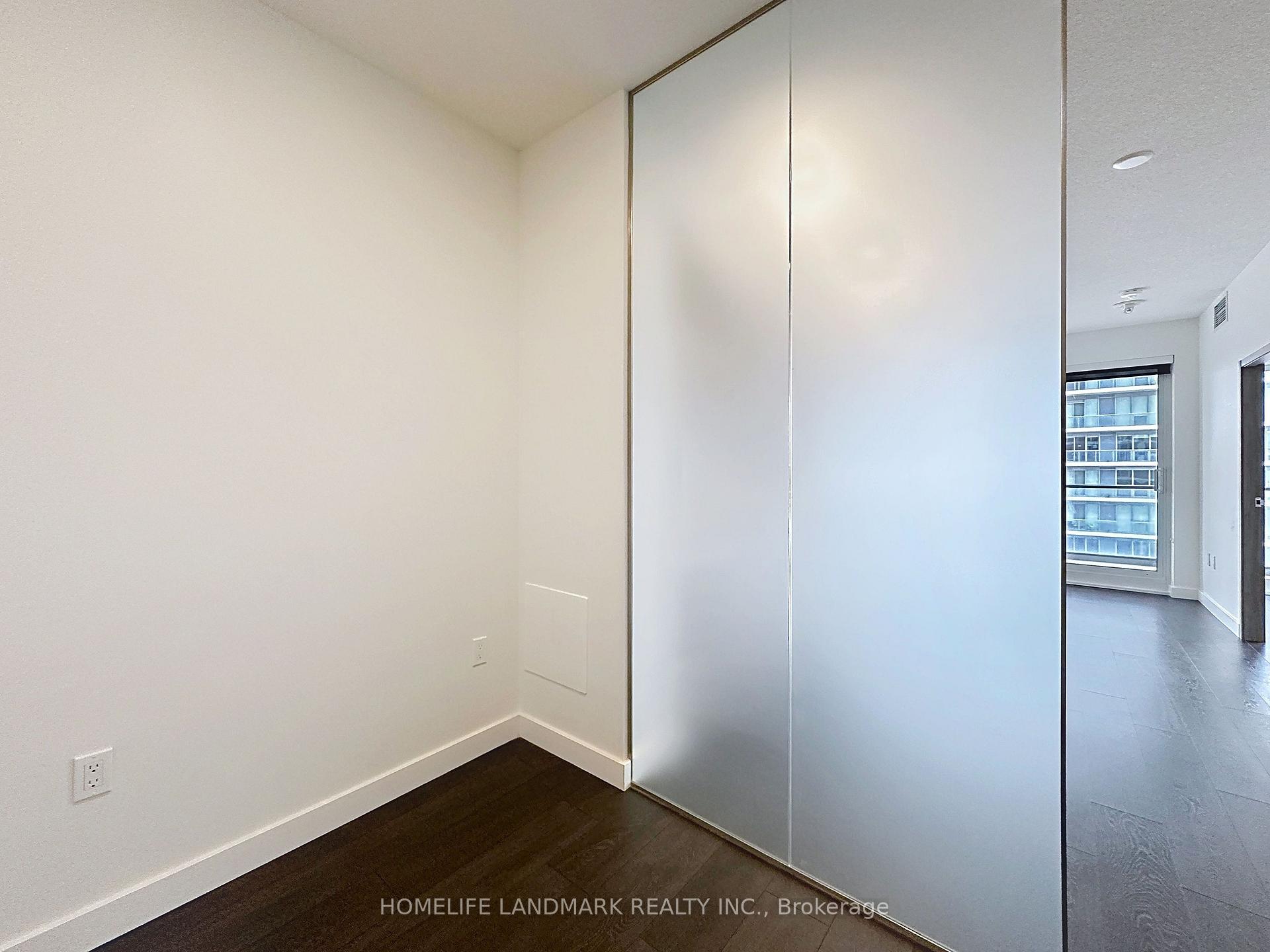 Photo 10 of Unit 801, 95 Mcmahon Drive, North York, Bayview Village — HOMEH