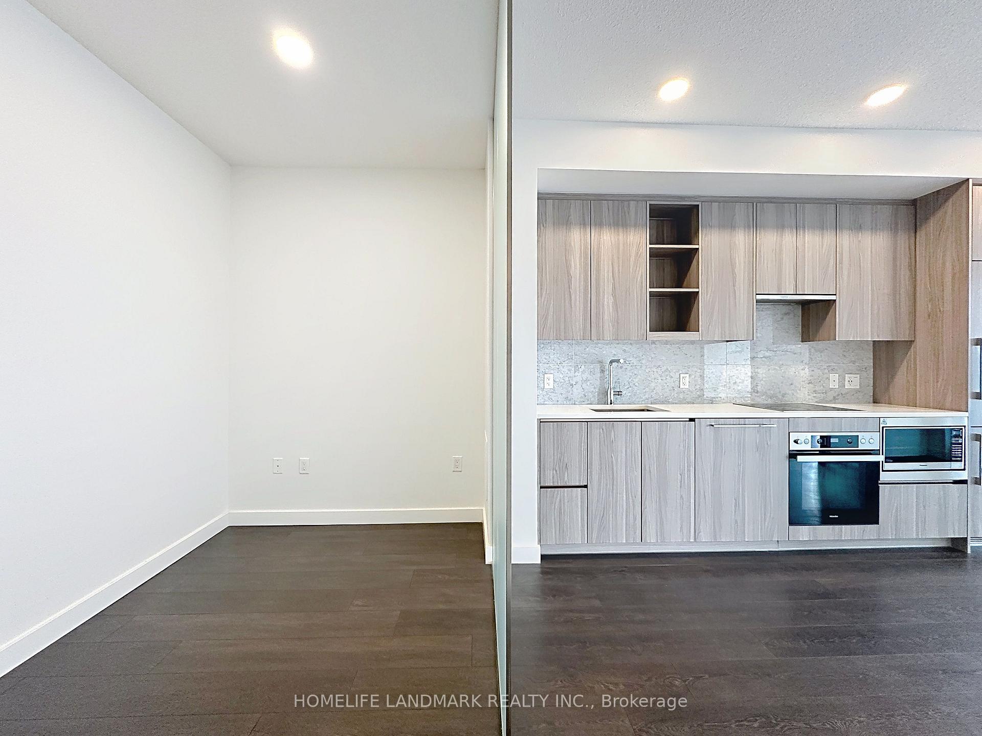 Photo 12 of Unit 801, 95 Mcmahon Drive, North York, Bayview Village — HOMEH