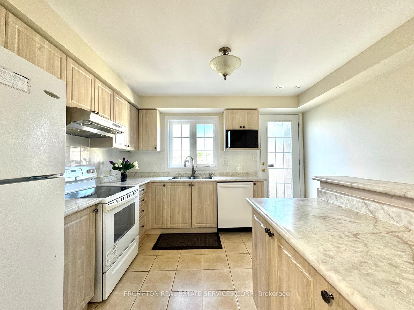 Photo 3 of 2516 Bur Oak Avenue, Markham, Cornell — HOMEH