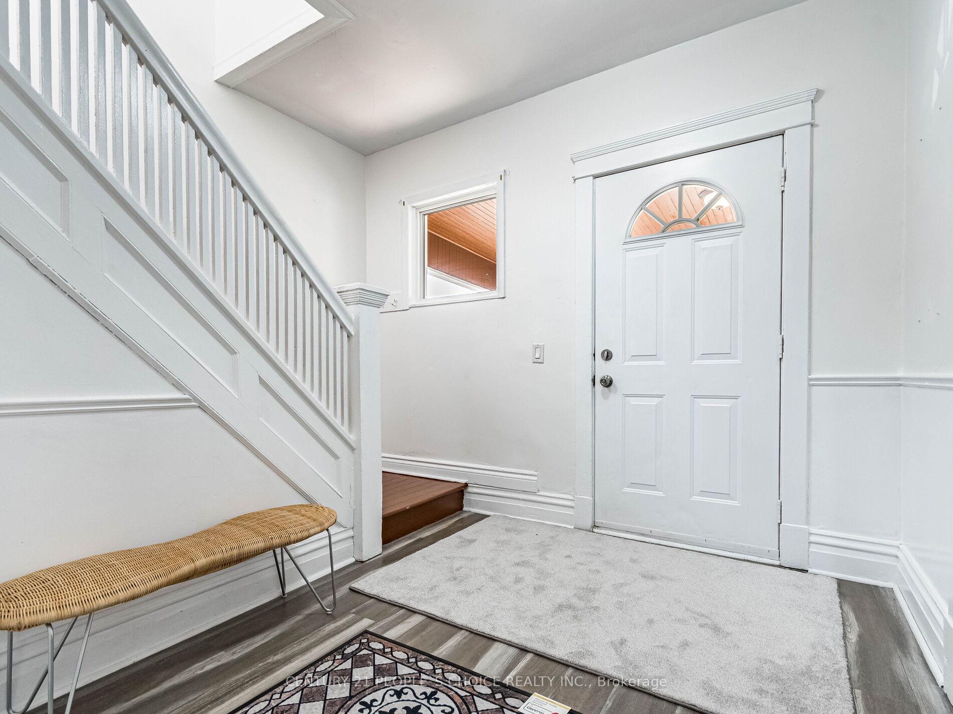 Photo 2 of 5001 Kitchener Street, Niagara Falls, Clifton Hill — HOMEH