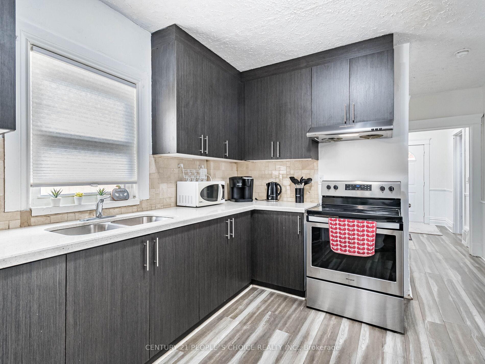 Photo 6 of 5001 Kitchener Street, Niagara Falls, Clifton Hill — HOMEH
