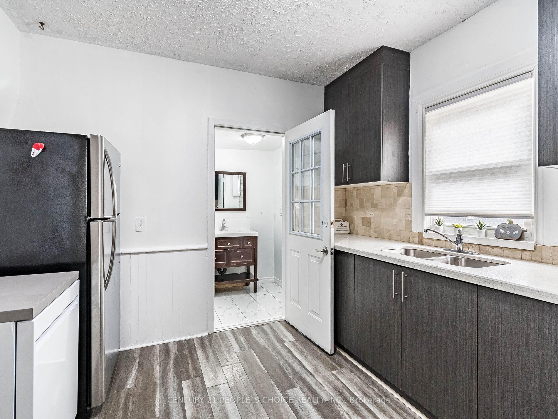 Photo 7 of 5001 Kitchener Street, Niagara Falls, Clifton Hill — HOMEH