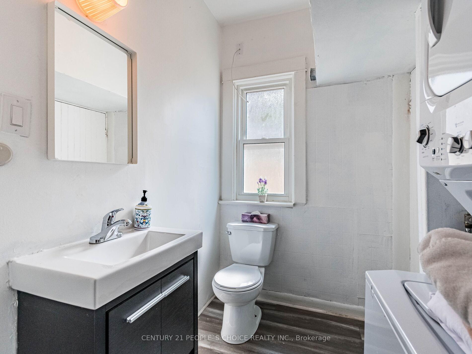 Photo 8 of 5001 Kitchener Street, Niagara Falls, Clifton Hill — HOMEH