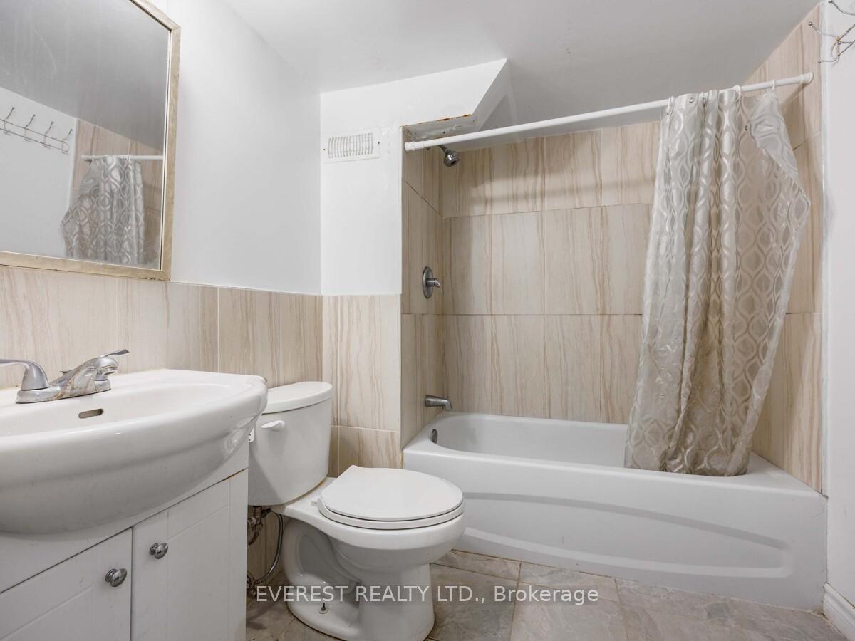 Photo 17 of 91 Hart Avenue, Scarborough, Kennedy Park — HOMEH