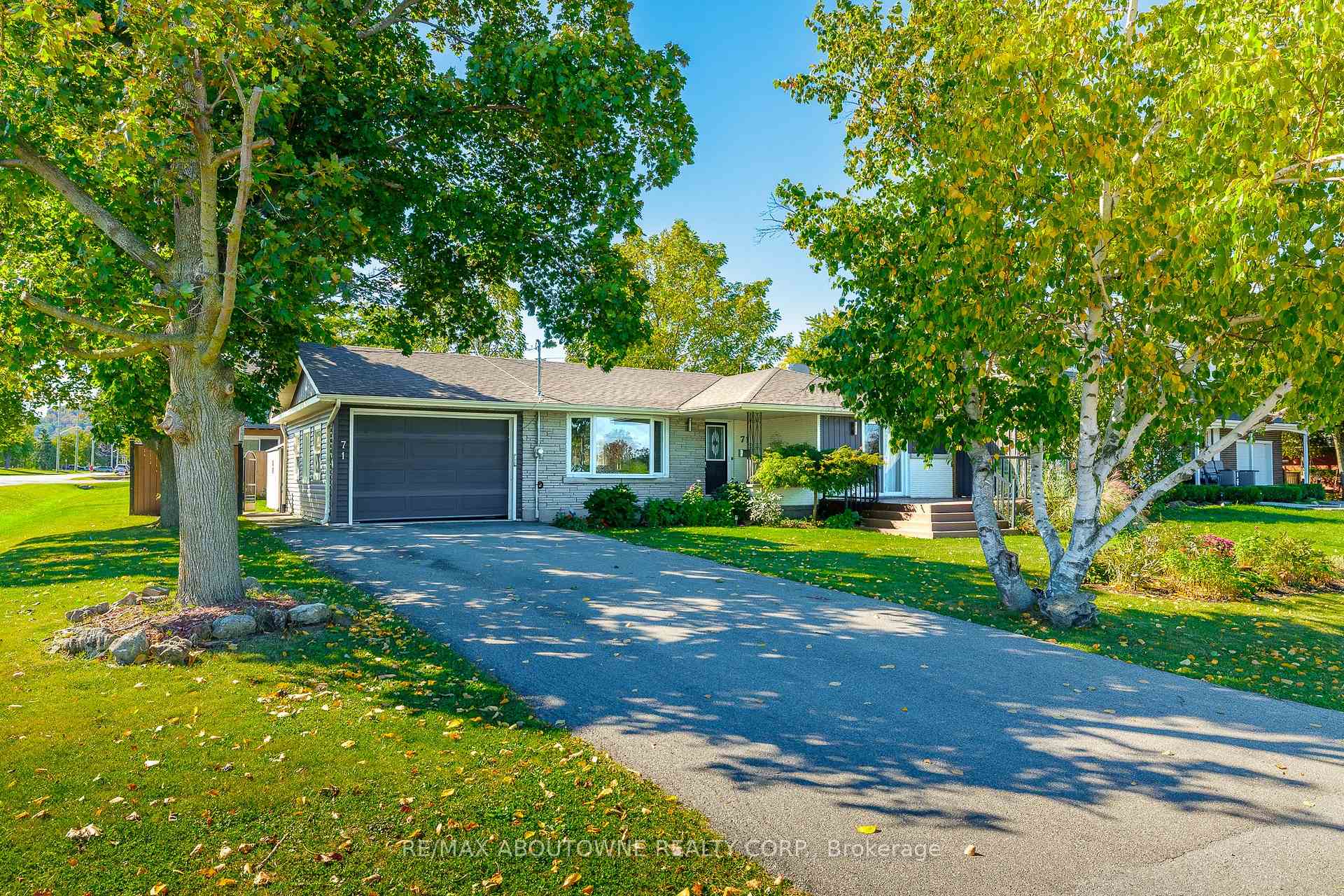Photo 2 of Unit Upper, 71 Lakeside Drive, Grimsby, Grimsby Beach — HOMEH