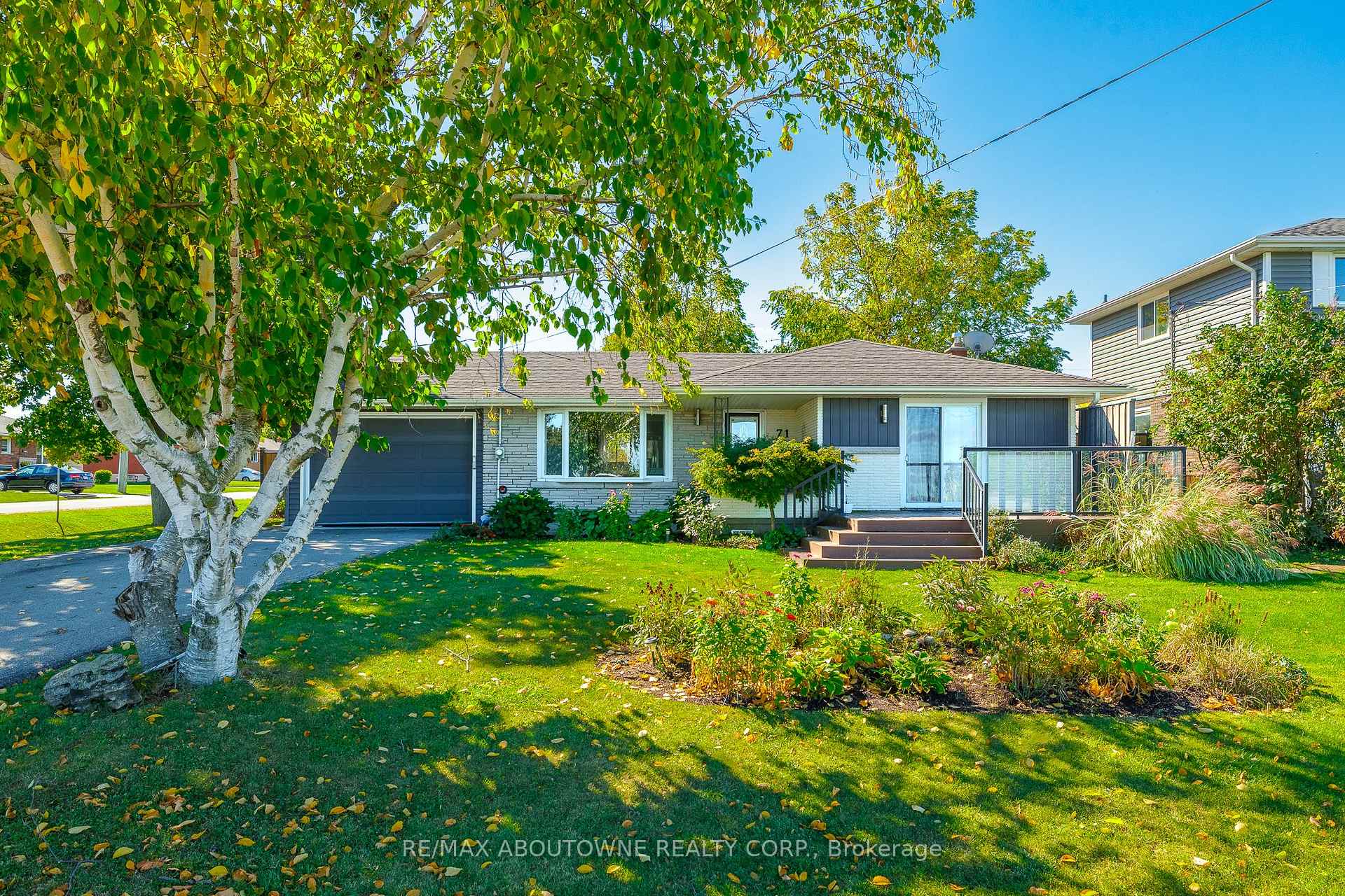 Photo 3 of Unit Upper, 71 Lakeside Drive, Grimsby, Grimsby Beach — HOMEH