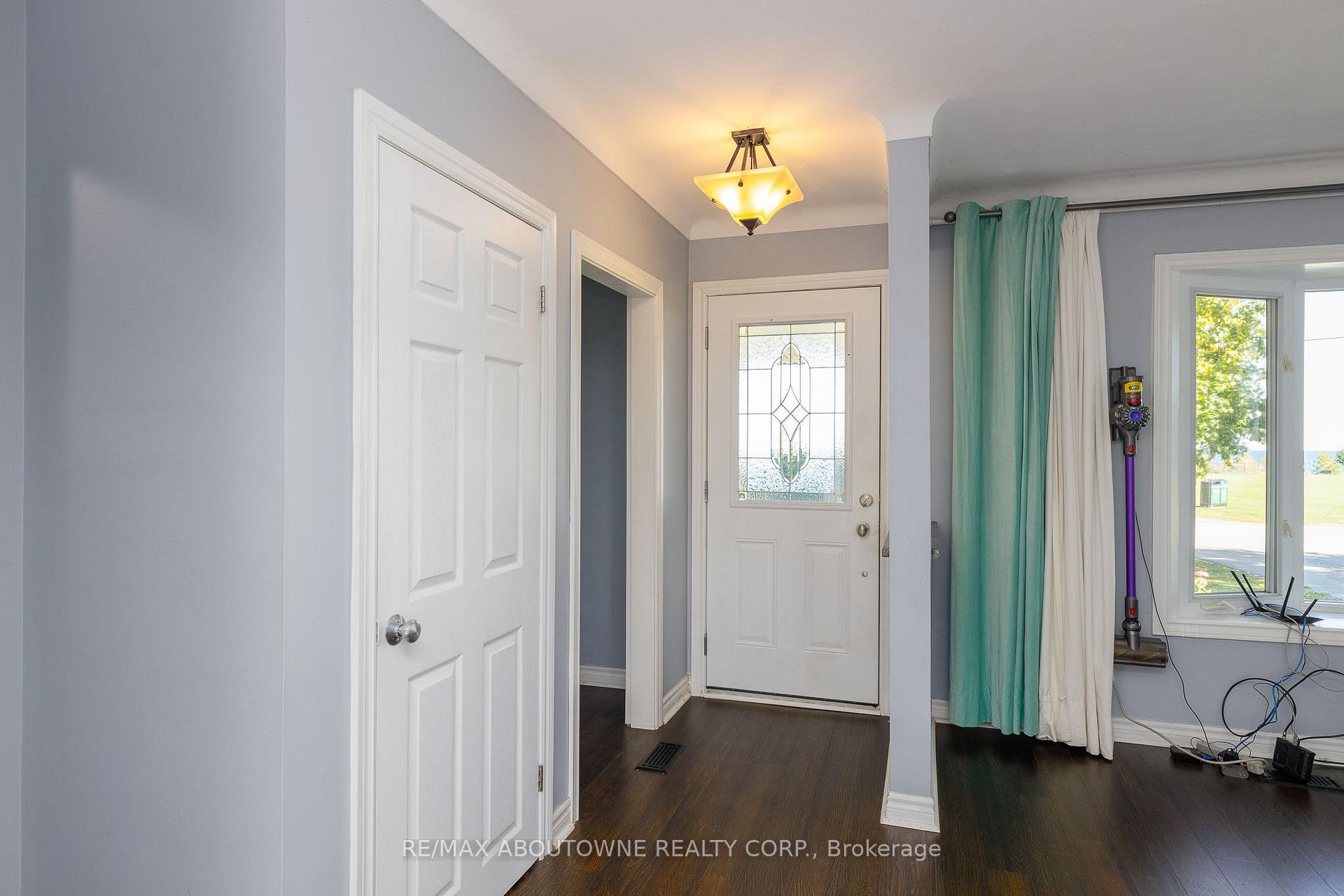 Photo 7 of Unit Upper, 71 Lakeside Drive, Grimsby, Grimsby Beach — HOMEH