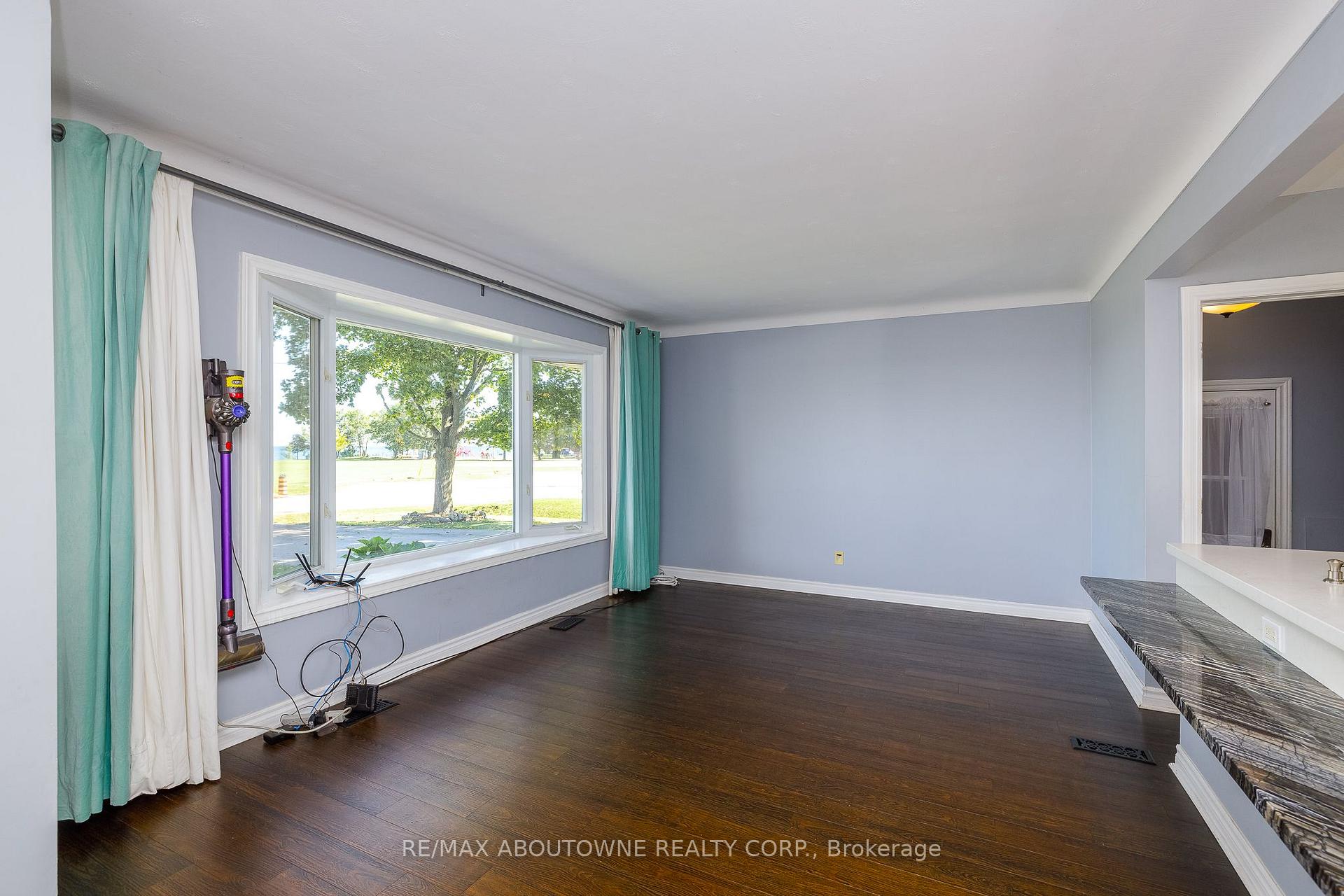 Photo 9 of Unit Upper, 71 Lakeside Drive, Grimsby, Grimsby Beach — HOMEH