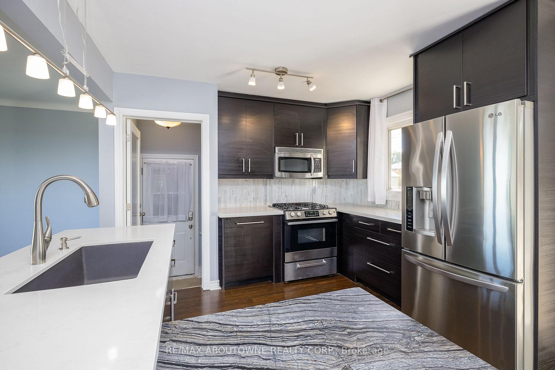 Photo 12 of Unit Upper, 71 Lakeside Drive, Grimsby, Grimsby Beach — HOMEH