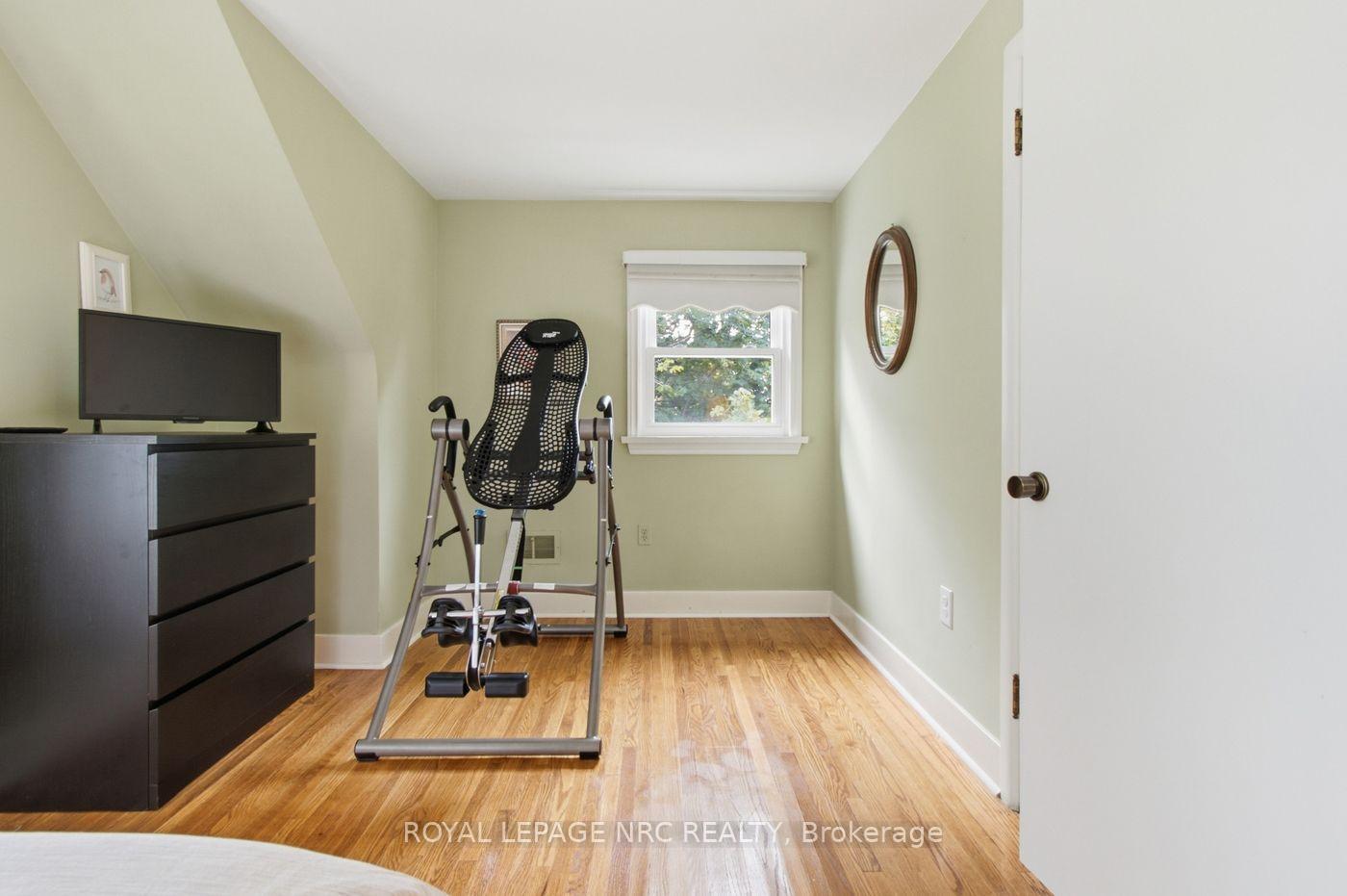 Photo 26 of 17 Winston Road, St. Catharines, Carlton/Bunting — HOMEH