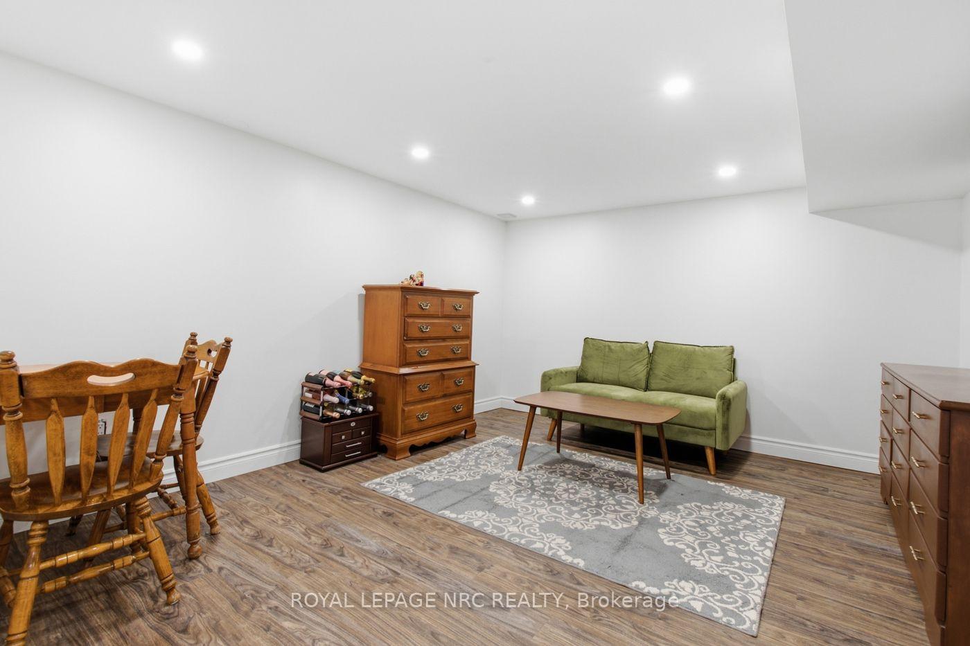 Photo 34 of 17 Winston Road, St. Catharines, Carlton/Bunting — HOMEH