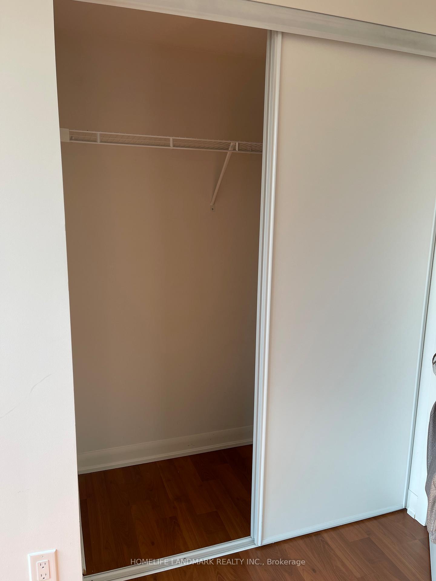Photo 5 of Unit 1117, 17 Anndale Drive, North York, Willowdale East — HOMEH