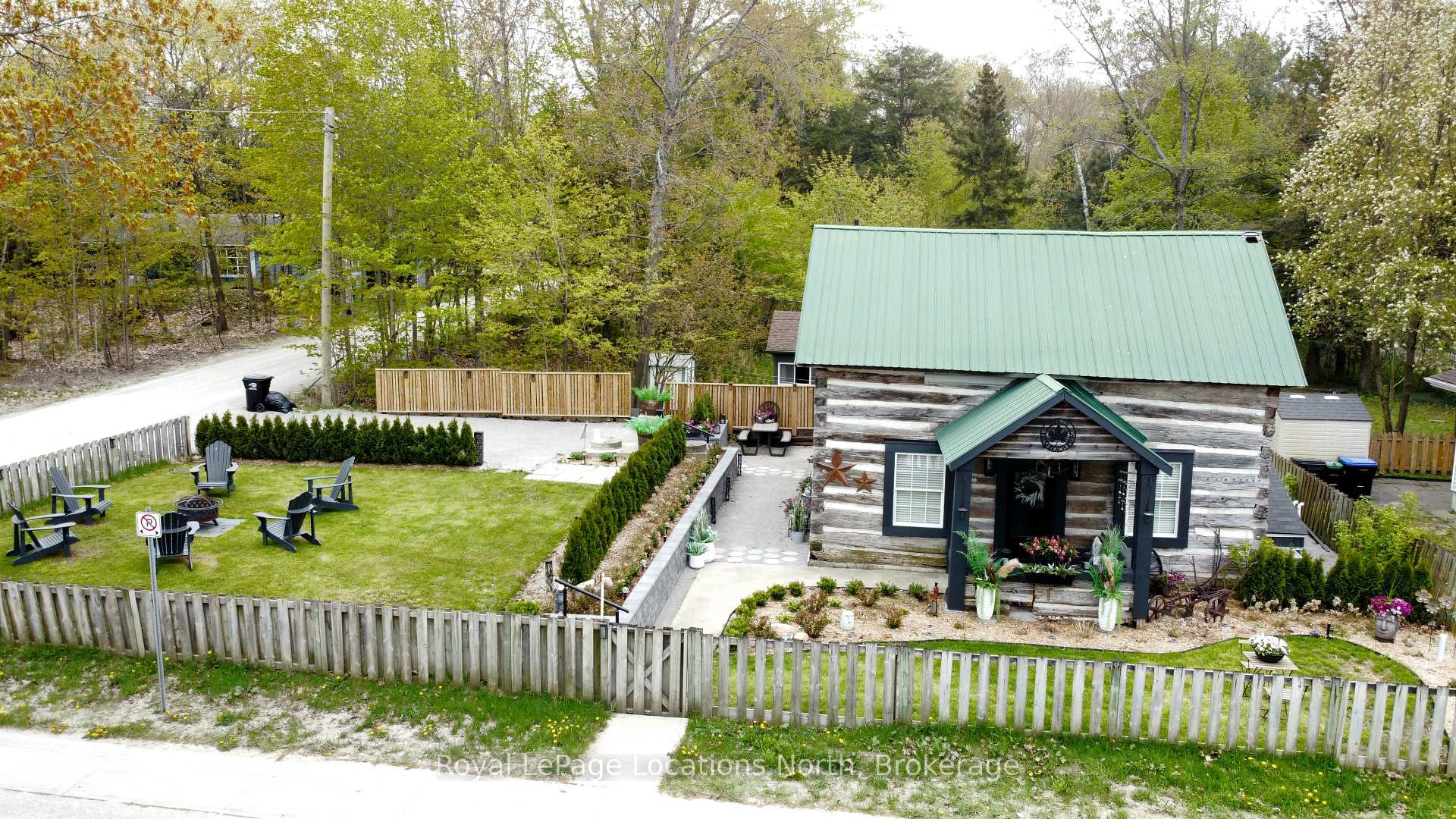 Photo 2 of 347 Balm Beach Road W, Tiny, Rural Tiny — HOMEH