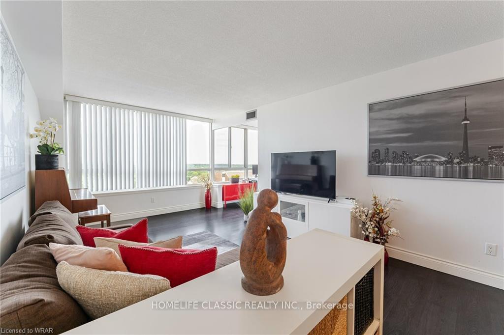 Photo 9 of Unit 617, 1001 Cedarglen Gate, Mississauga, Erindale — HOMEH