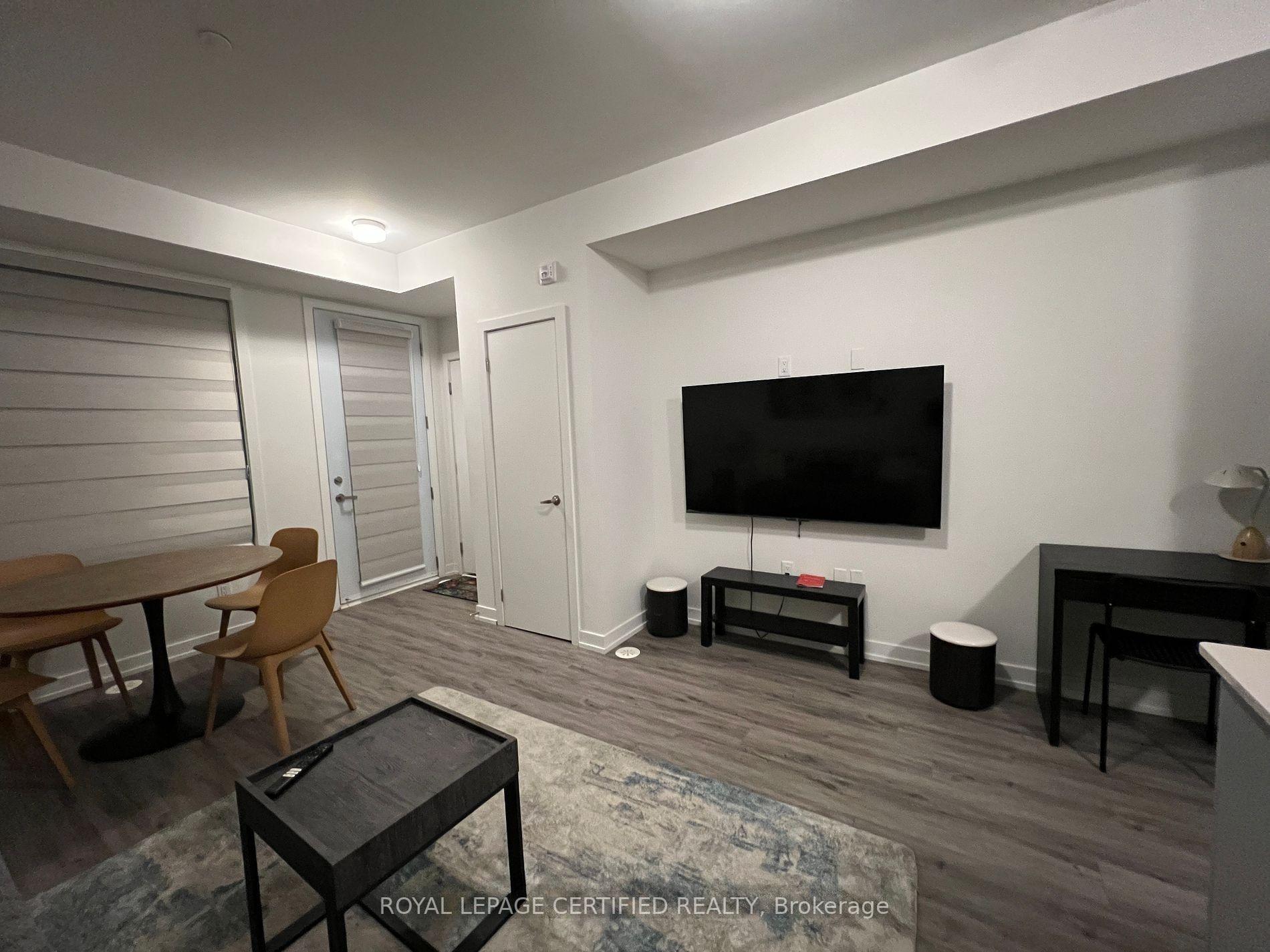 Photo 5 of Unit 3, 3562 Colonial Drive, Mississauga, Erin Mills — HOMEH