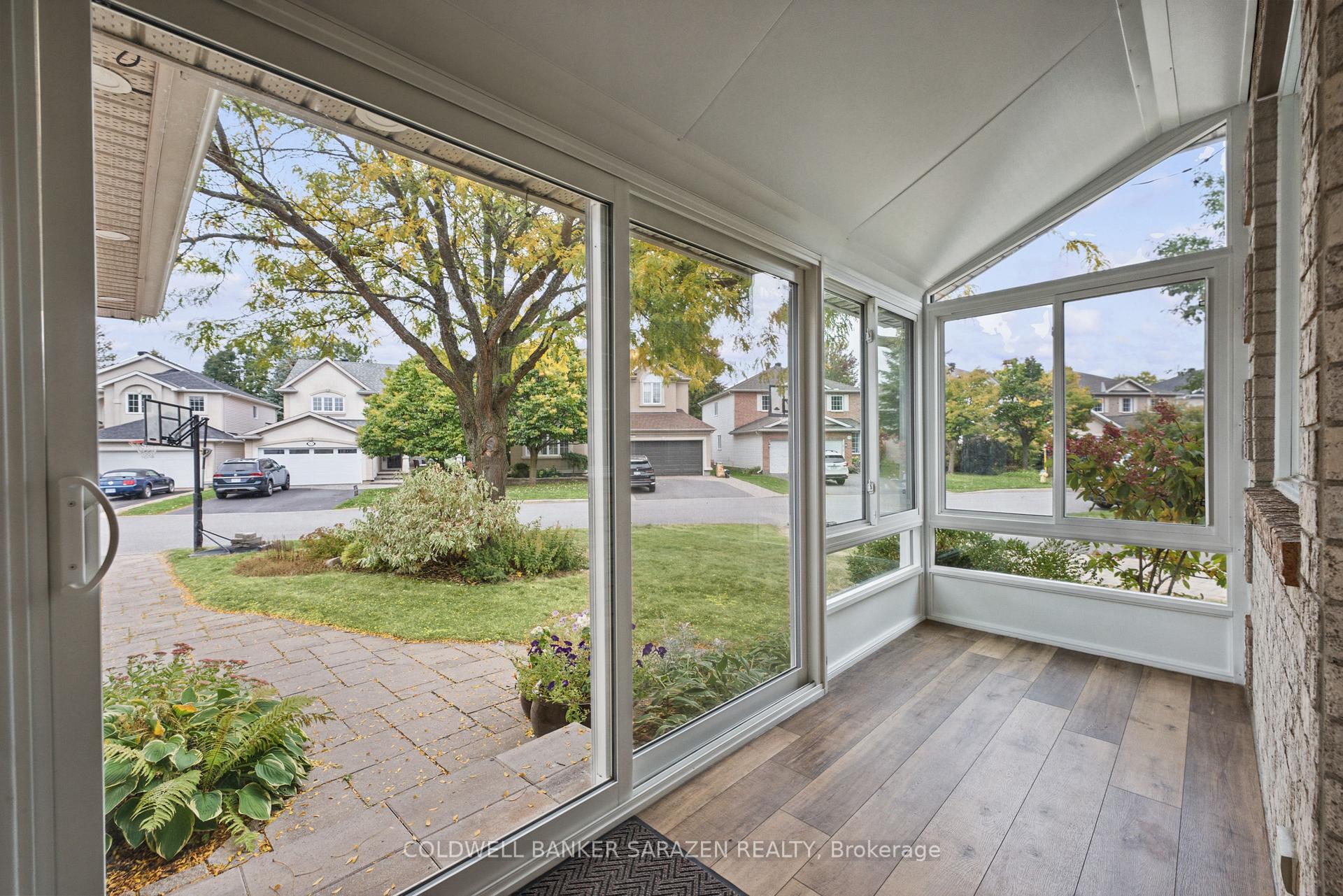 Photo 4 of 3766 Mountain Meadows Crescent, Ottawa, Riverside South/Gloucester Glen — HOMEH