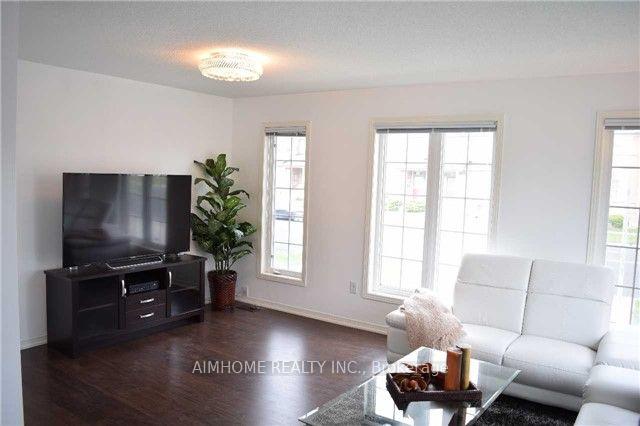 Photo 6 of 1075 Bur Oak Avenue, Markham, Wismer — HOMEH
