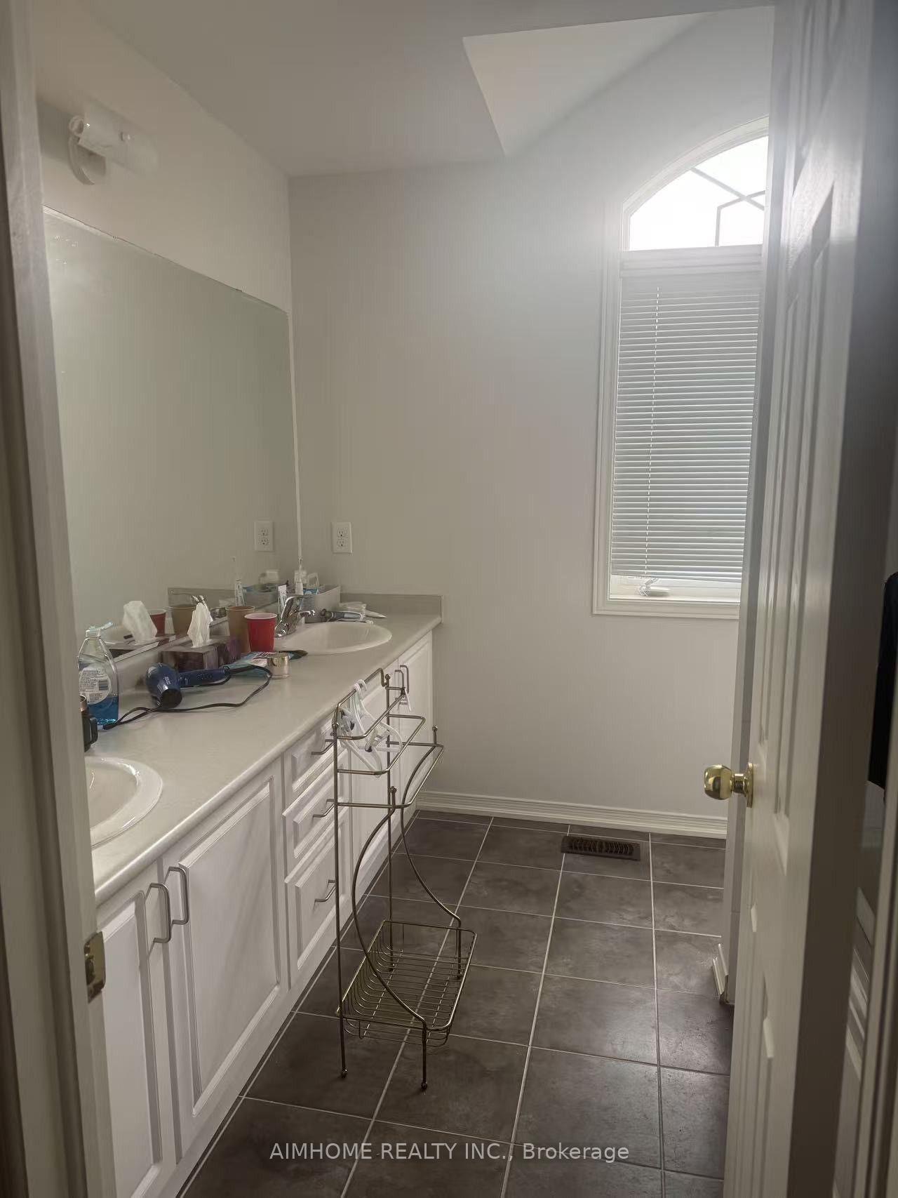 Photo 11 of 1075 Bur Oak Avenue, Markham, Wismer — HOMEH