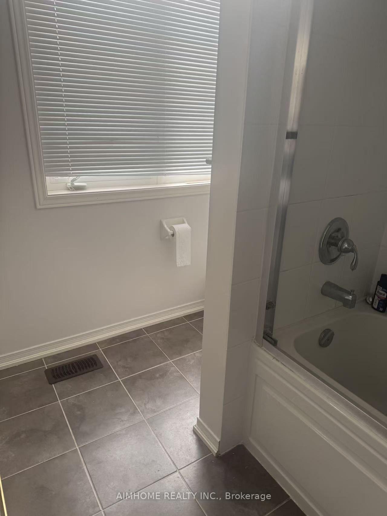 Photo 12 of 1075 Bur Oak Avenue, Markham, Wismer — HOMEH