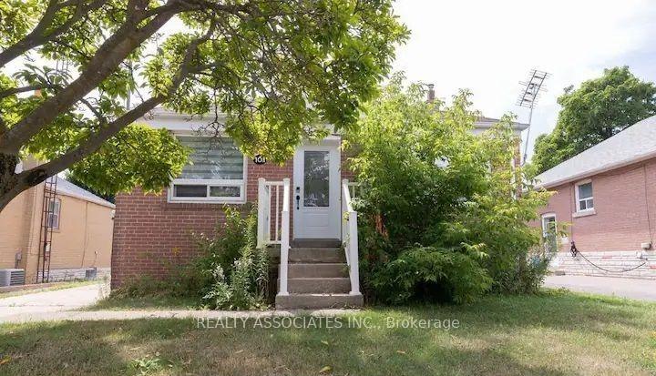 Front of 101 Reiner Road