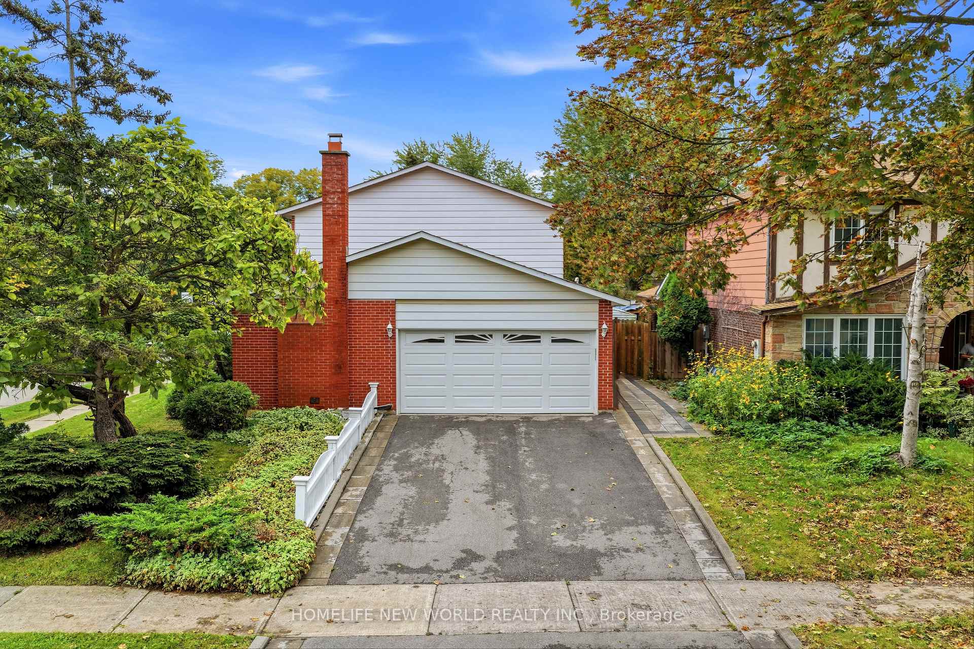 Photo 4 of 18 Dolan Gate, North York, Don Valley Village — HOMEH