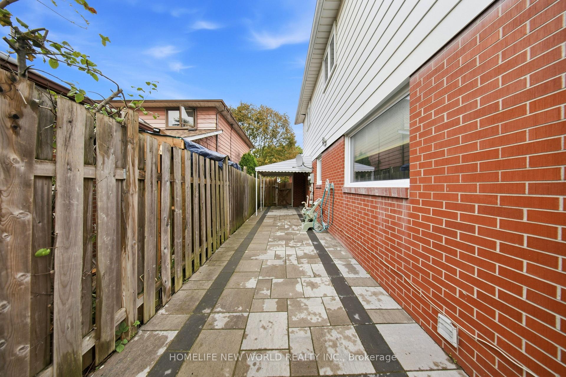 Photo 39 of 18 Dolan Gate, North York, Don Valley Village — HOMEH
