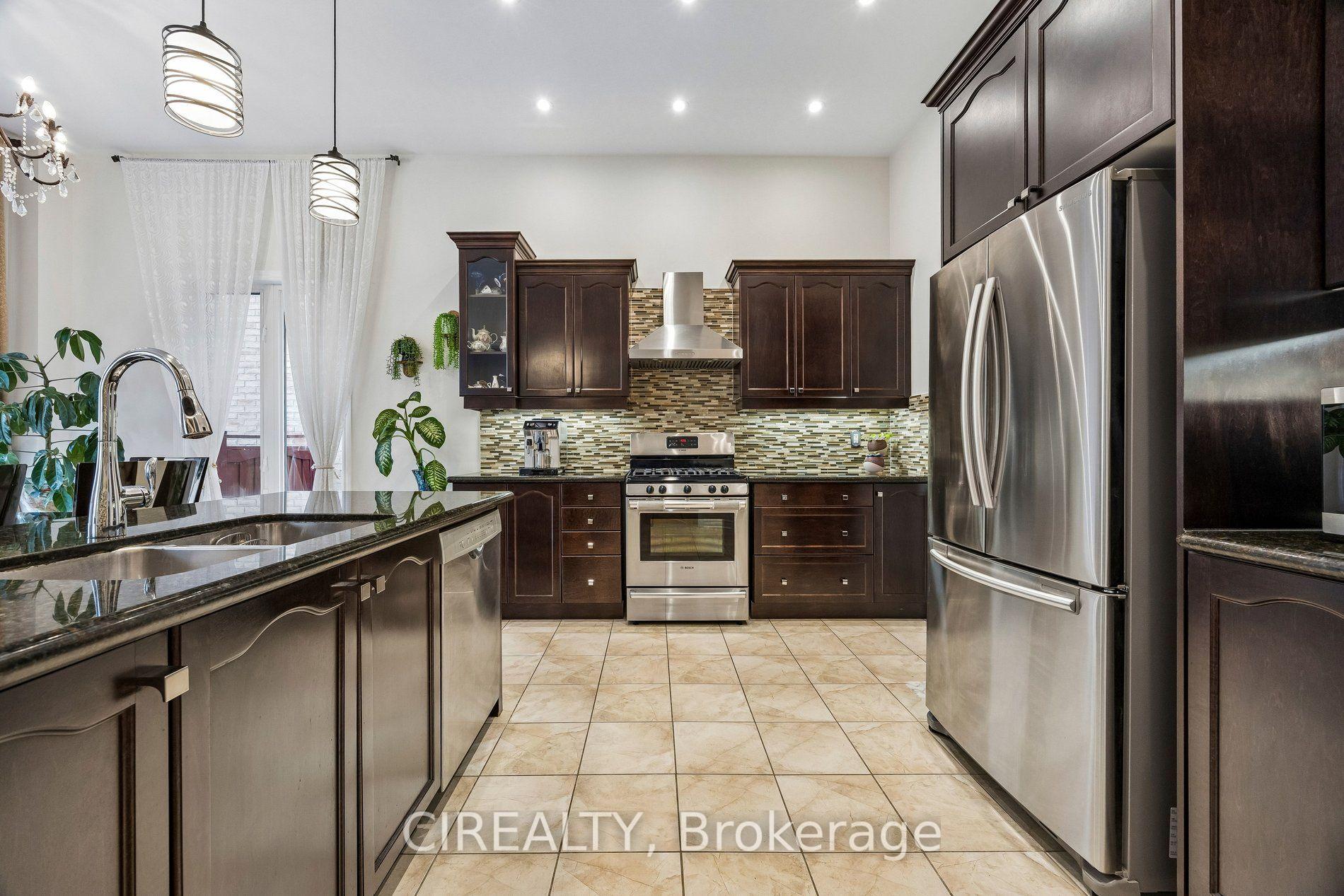 Photo 12 of 289 Chatfield Drive, Vaughan, Vellore Village — HOMEH