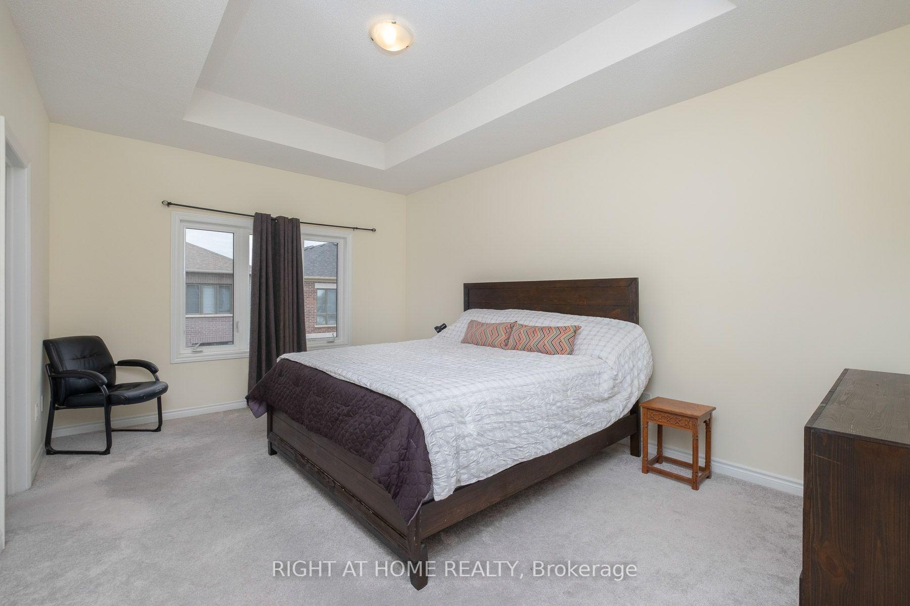 Photo 10 of 43 Vickery Street, Whitby, Williamsburg — HOMEH