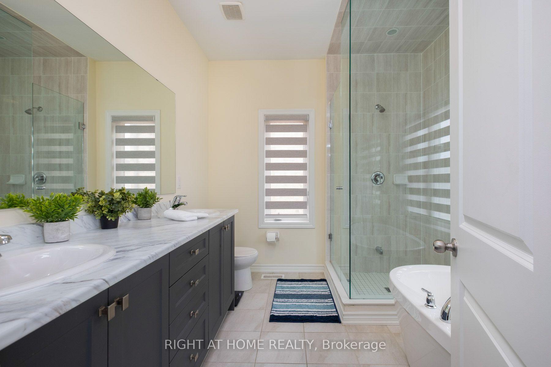 Photo 11 of 43 Vickery Street, Whitby, Williamsburg — HOMEH