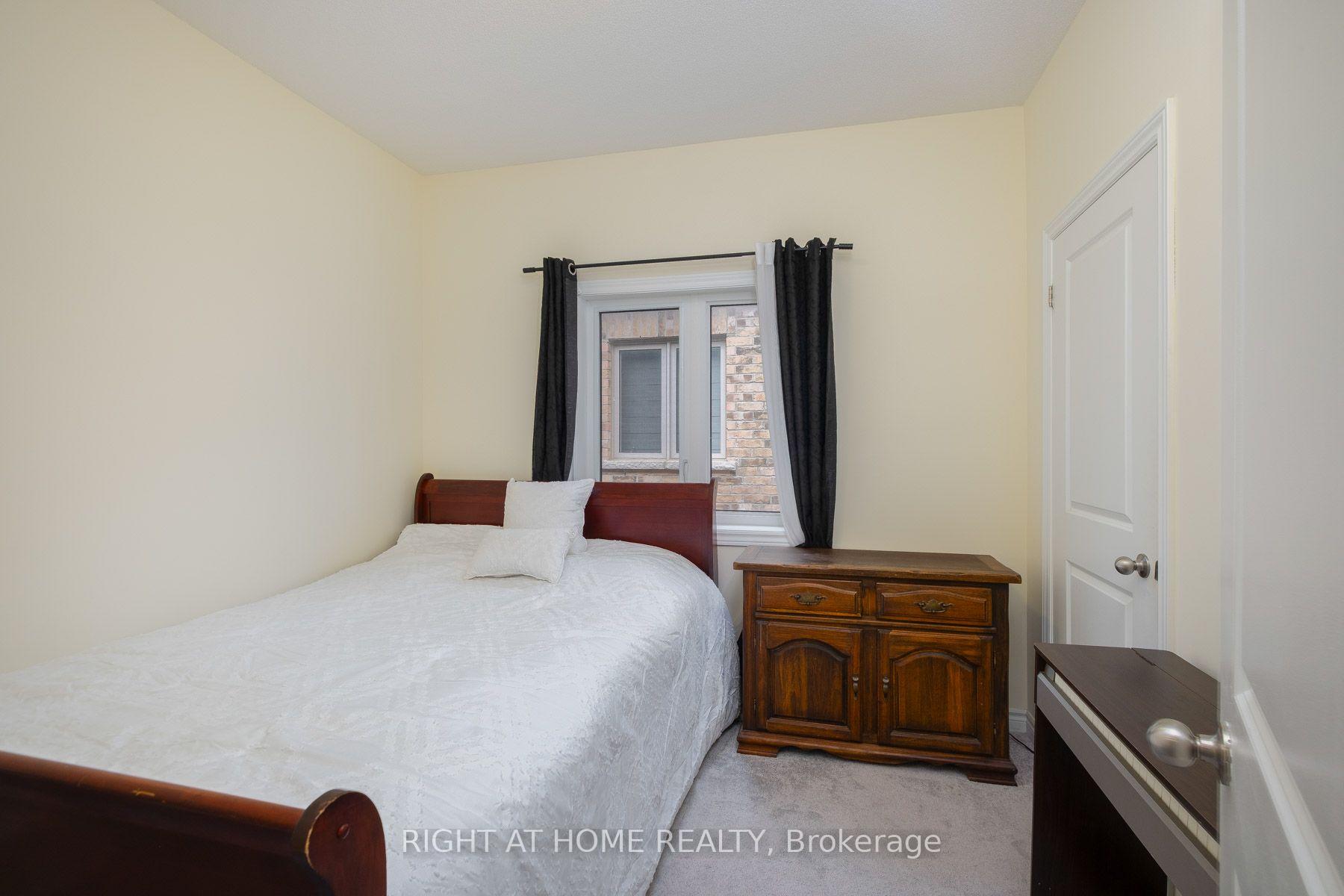 Photo 15 of 43 Vickery Street, Whitby, Williamsburg — HOMEH