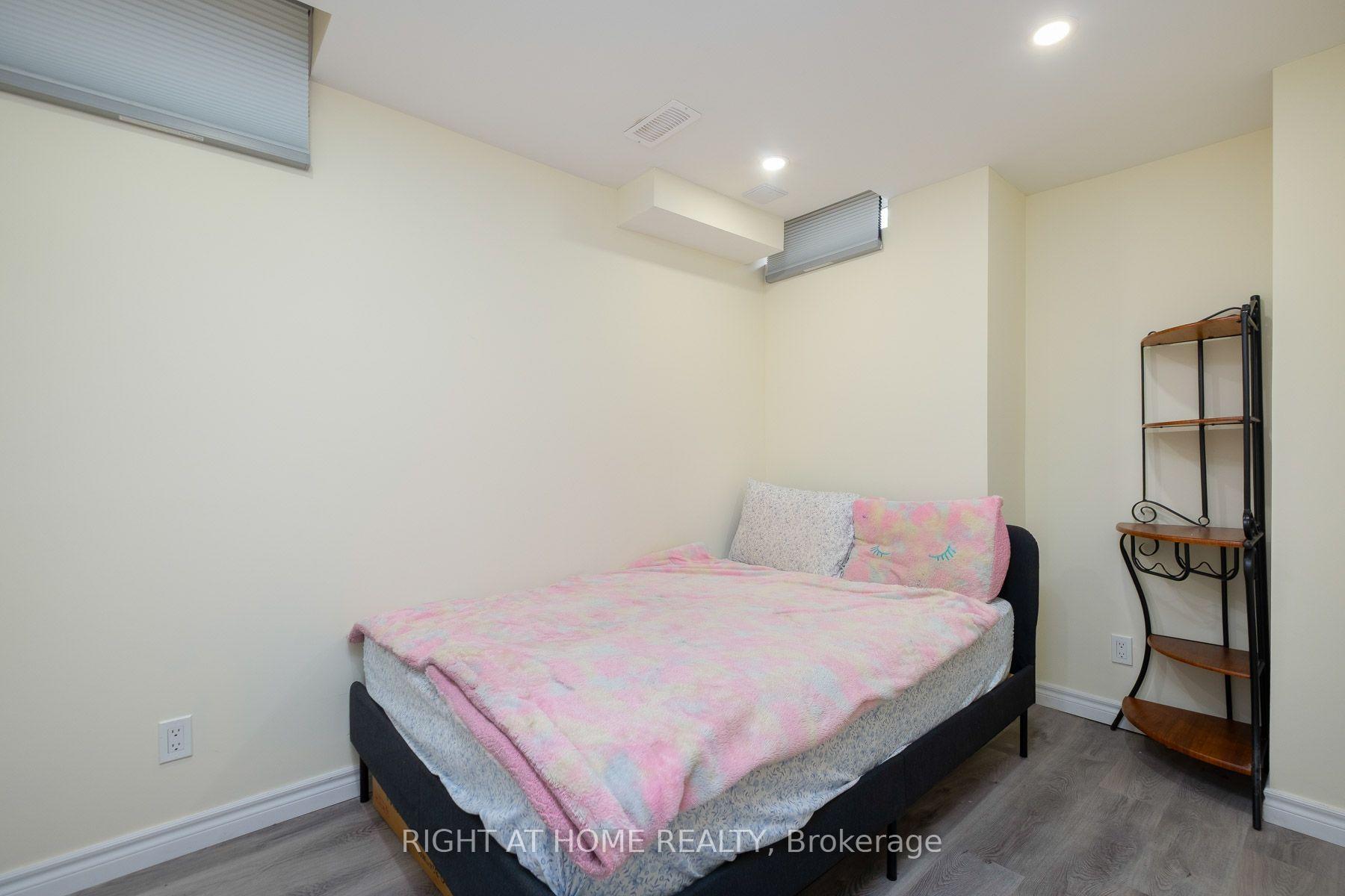 Photo 21 of 43 Vickery Street, Whitby, Williamsburg — HOMEH