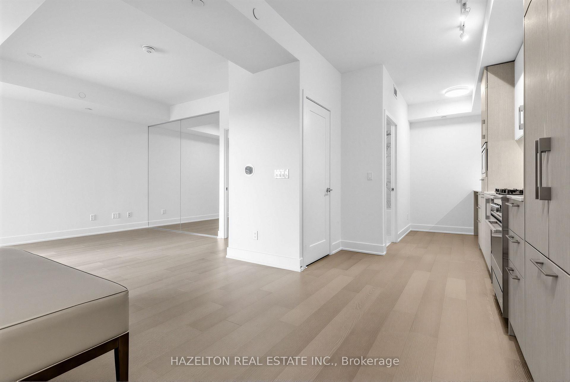 Photo 2 of Unit 606, 8 Manor Road W, Toronto, Yonge-Eglinton — HOMEH