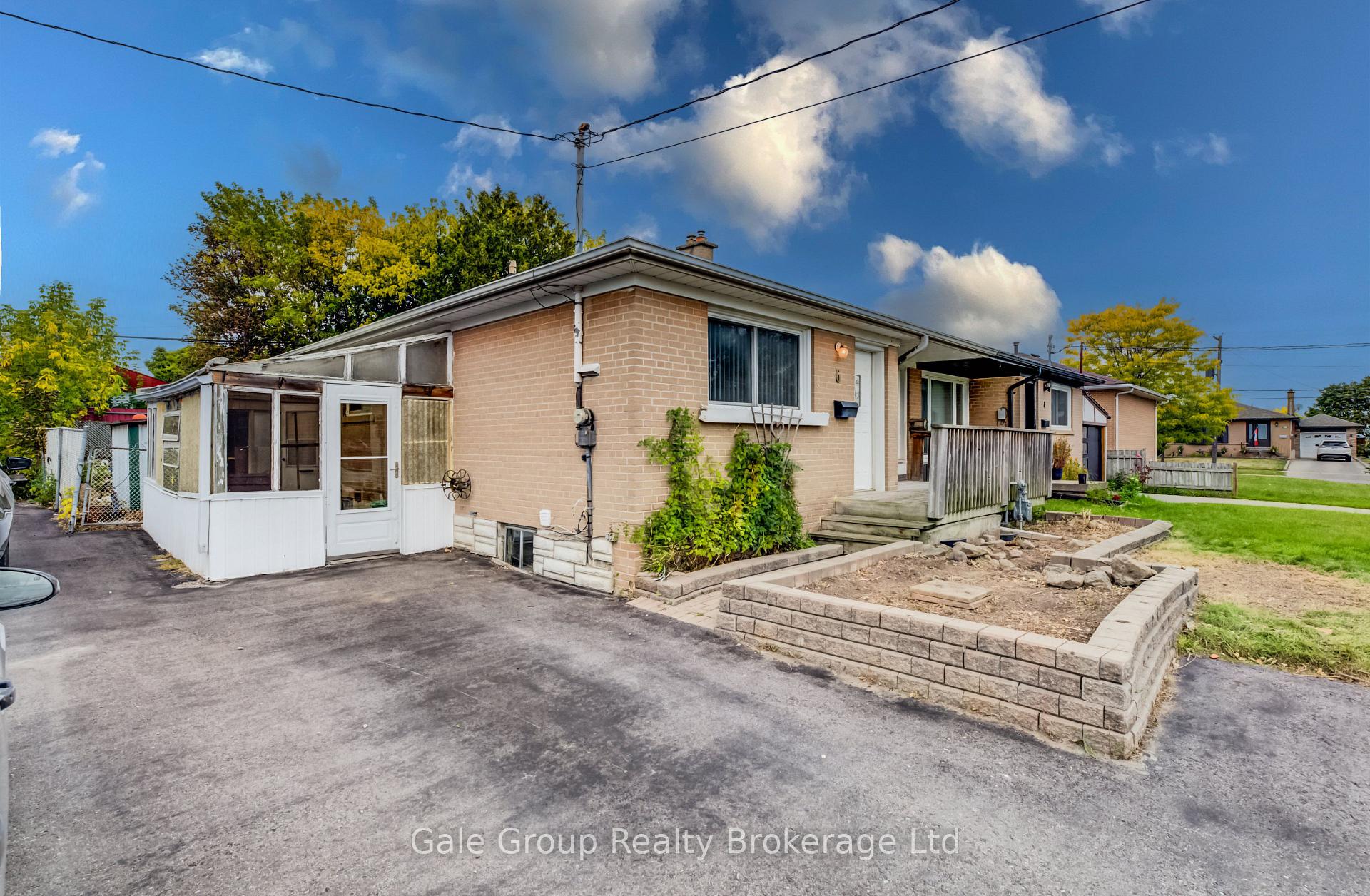 Photo 2 of 6 Langstone Crescent, Halton Hills, Georgetown — HOMEH